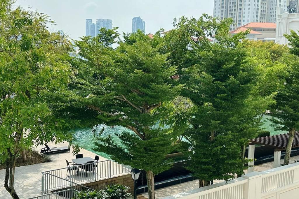 Straits Quay Highest Floor PoolView Suite photo 7