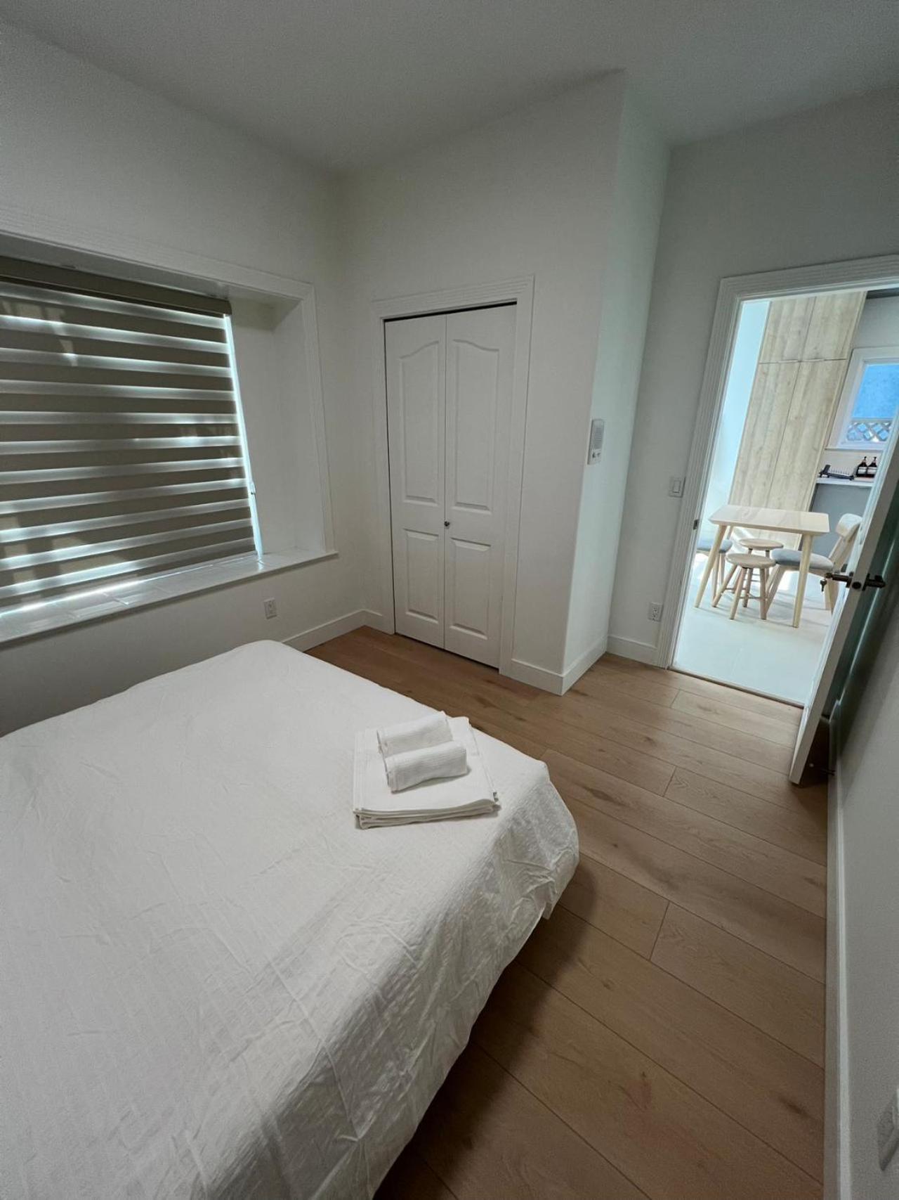 Waverley Guest Room in Vancouver