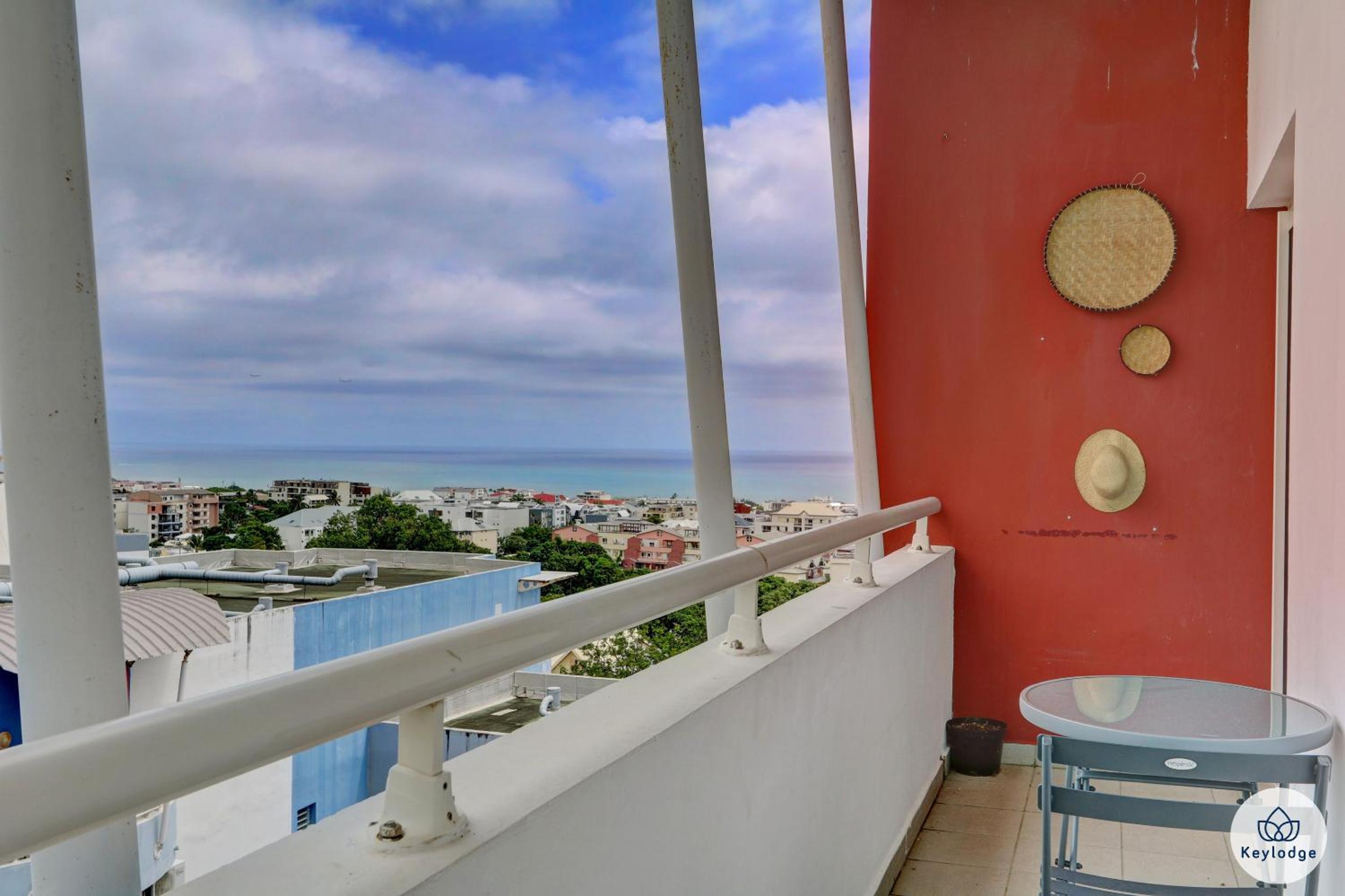 T1 - Le Sea'Djee - Balcon - 24m2 - Sainte Clotilde view 3