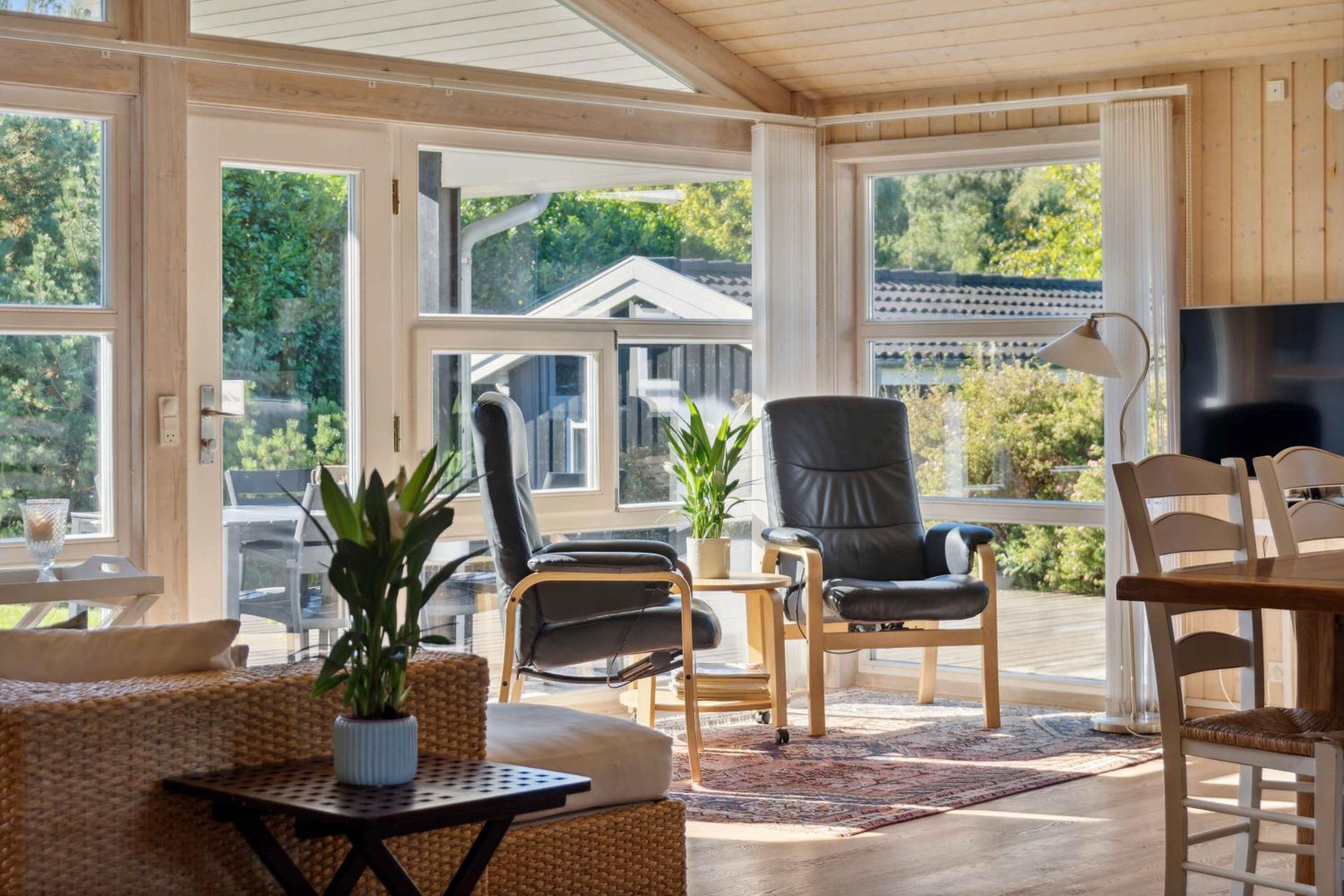 Excellent Cottage With Sauna And Spa 10 Persons view 5