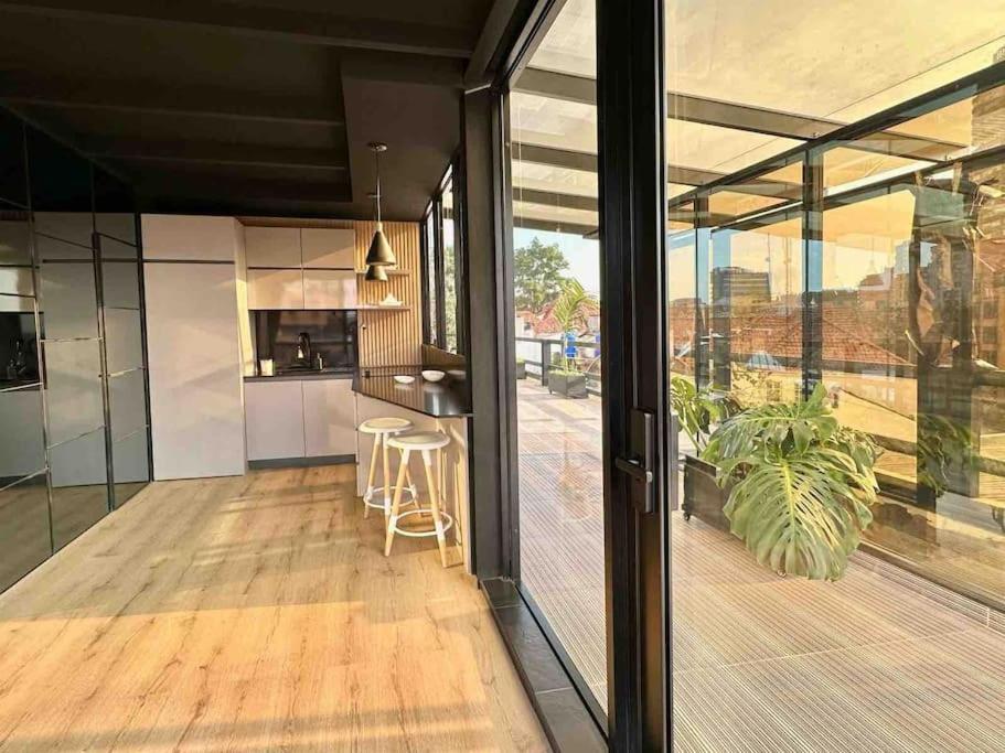 Pent-house with great views and terrace