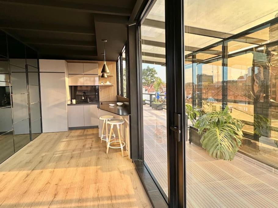 Pent-house with great views and terrace