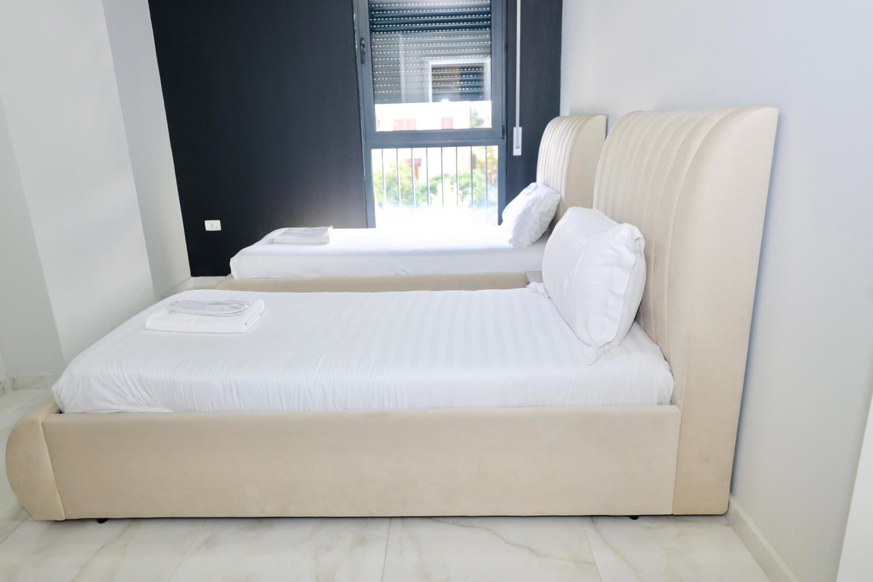 Miku Apartment-Chic 2 Bedroom Escape
