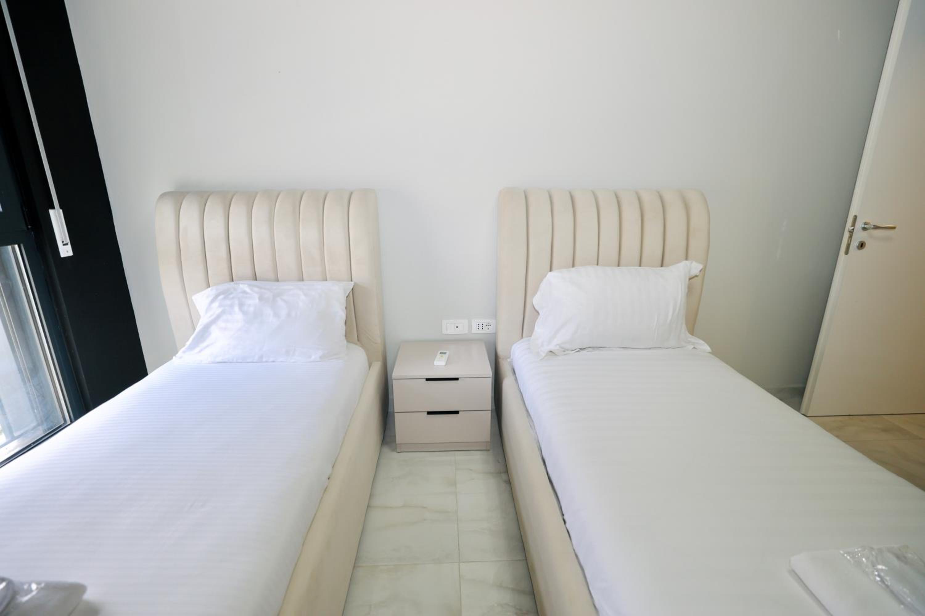 Miku Apartment-Chic 2 Bedroom Escape