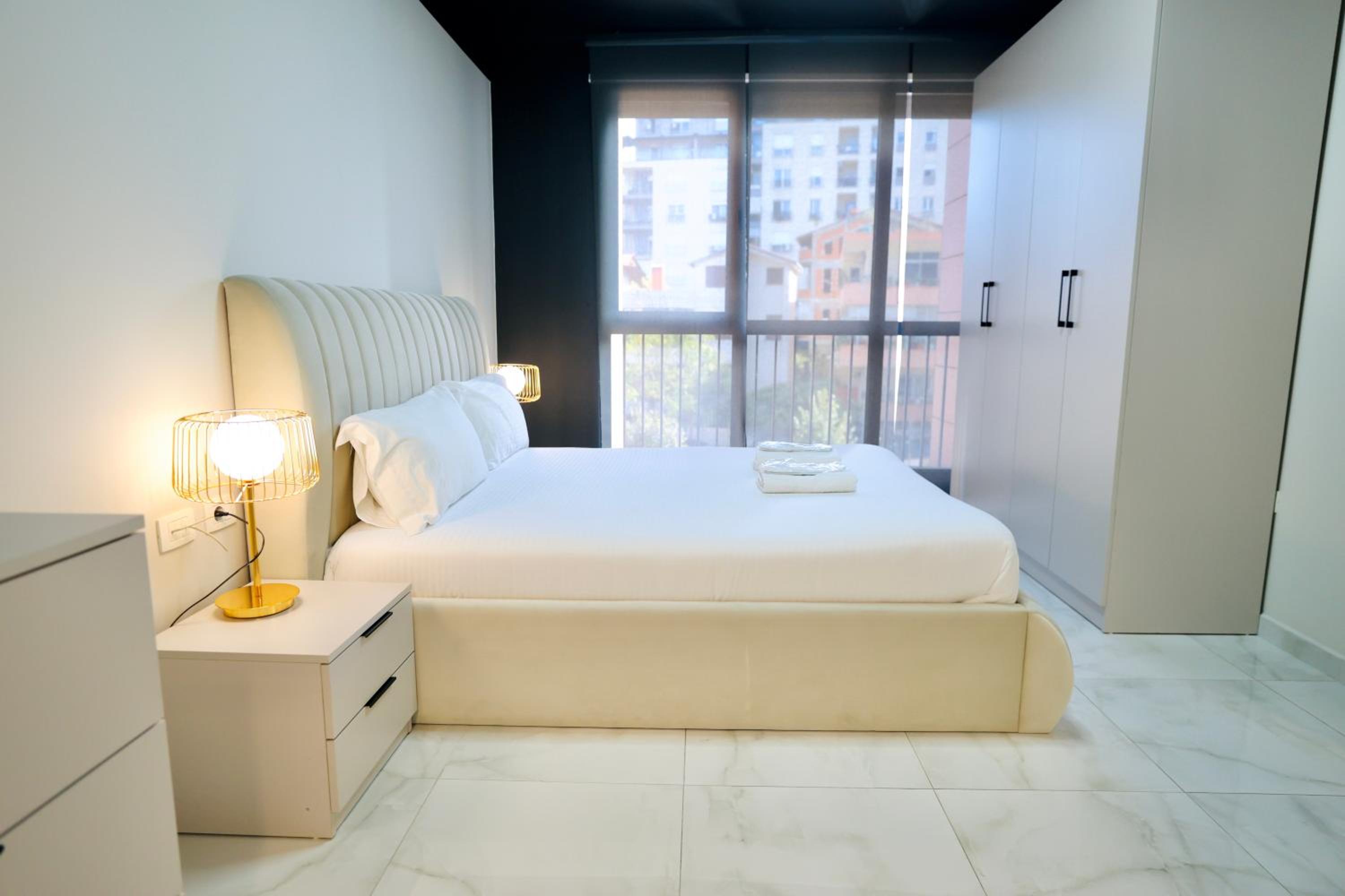 Miku Apartment-Chic 2 Bedroom Escape