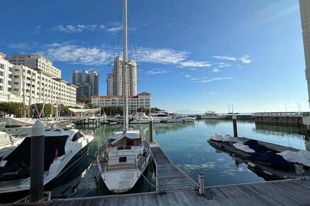 Straits Quay Highest Floor Infinity SeaView Suite