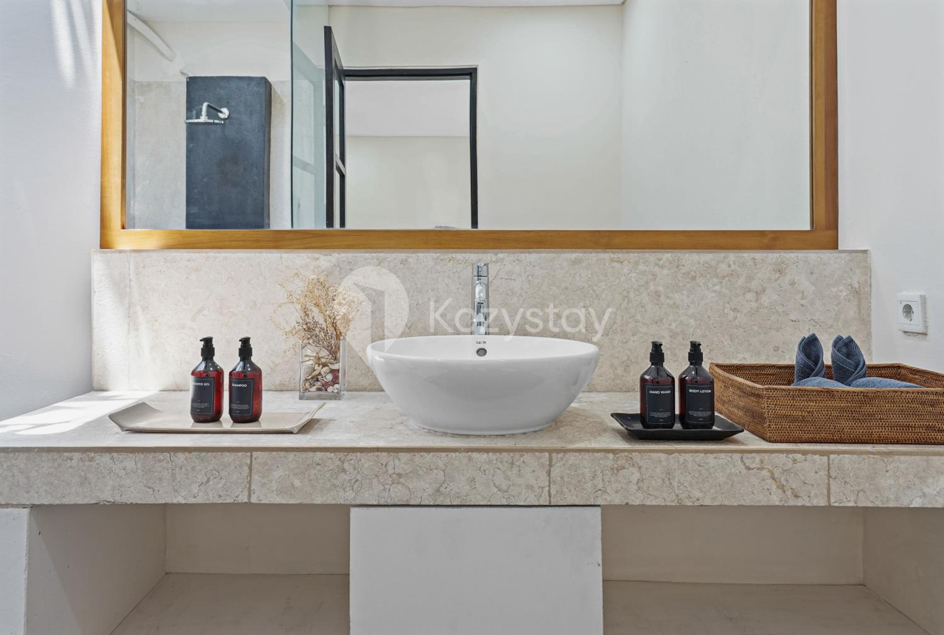 Sombra Villa by Kozystay - Sanur view 2