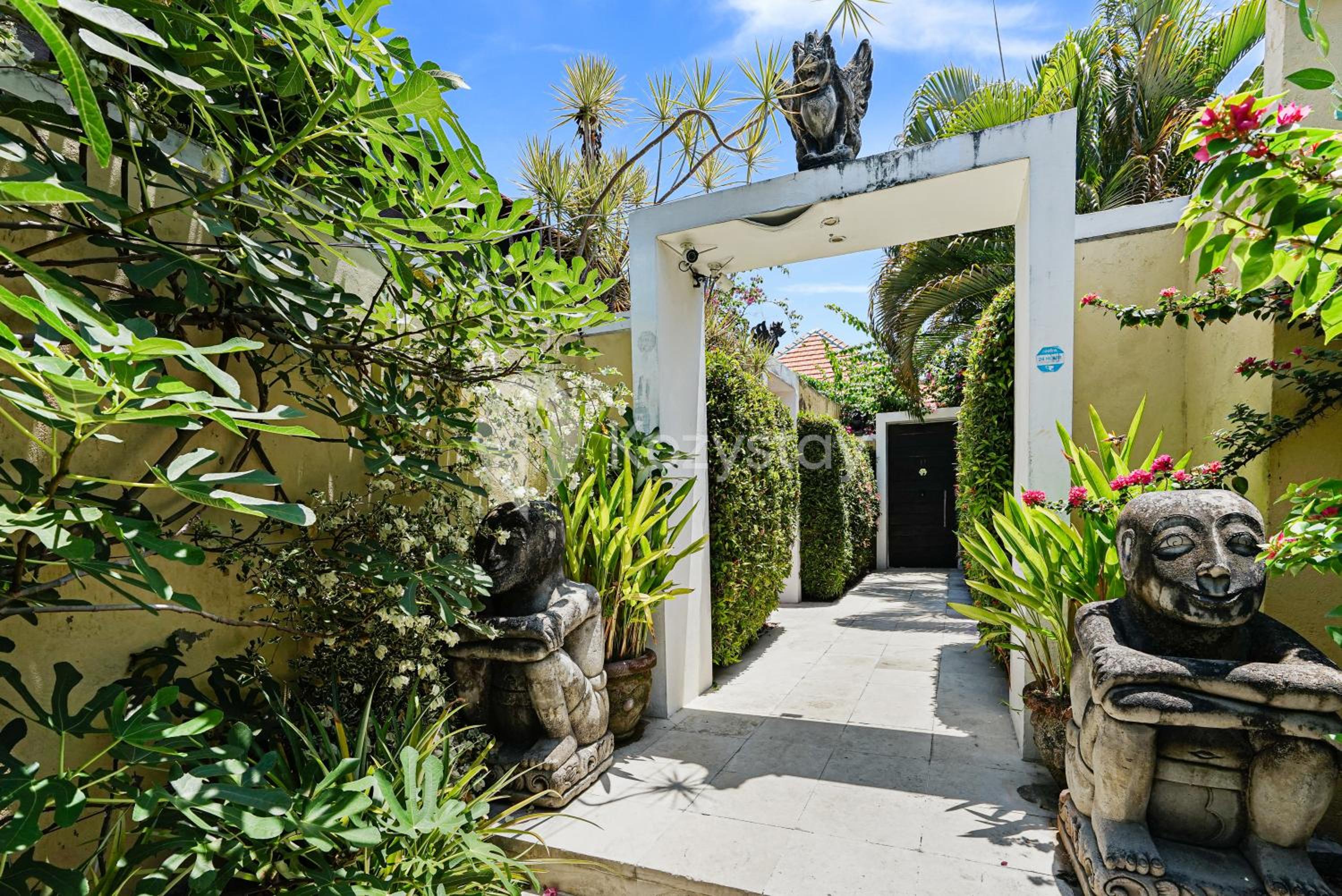 Sombra Villa by Kozystay - Sanur view 3