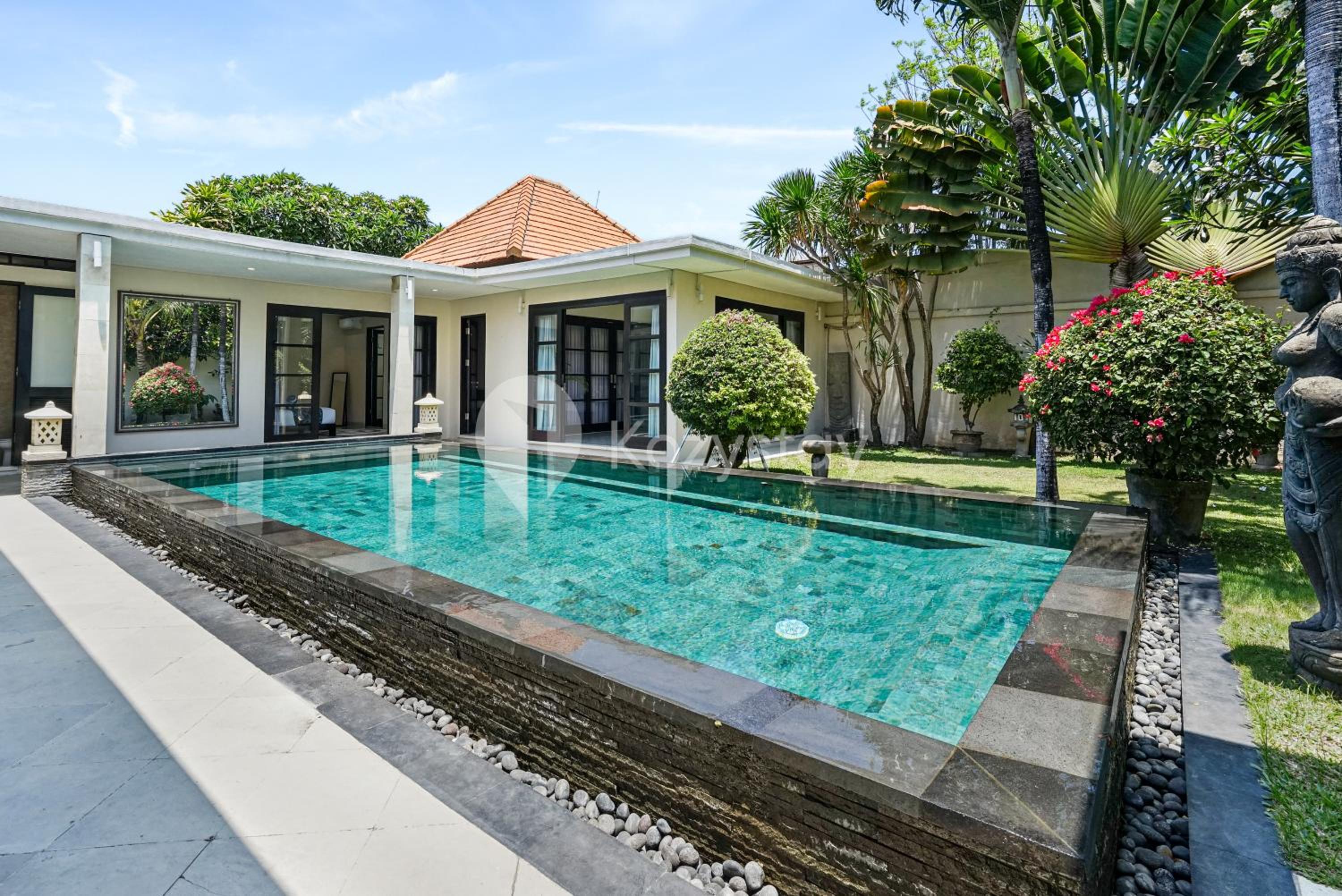 Sombra Villa by Kozystay - Sanur view 5