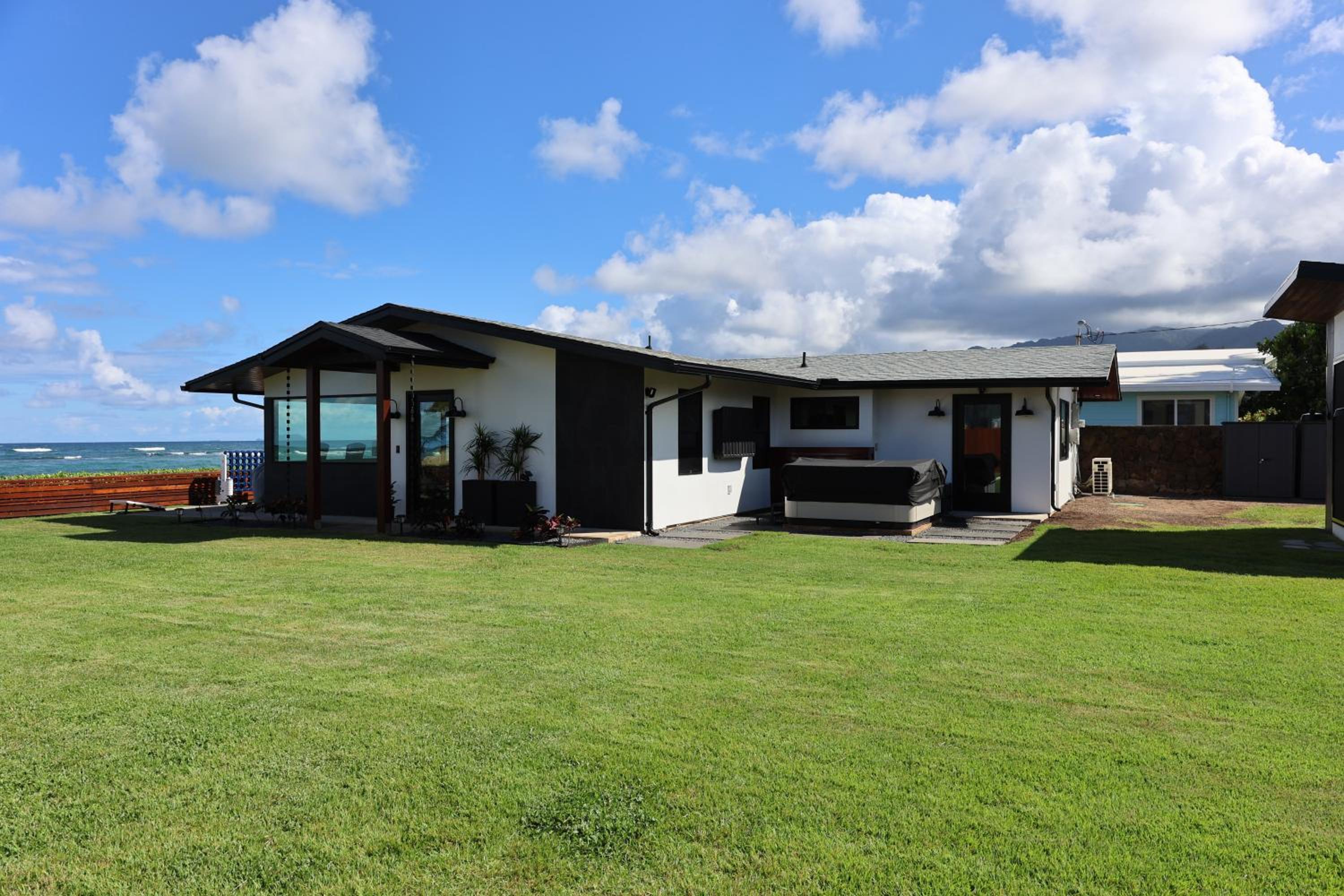 Hotel Oahus Best Kept Secret