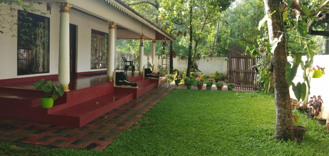 MARARI SEA SCAPE HOMESTAY Beach