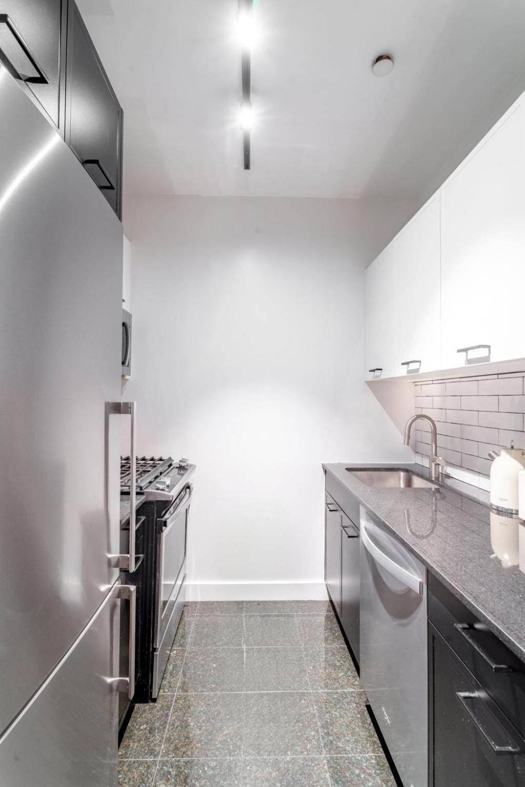 Comfort and Charm 2BR 1Bath Apartment