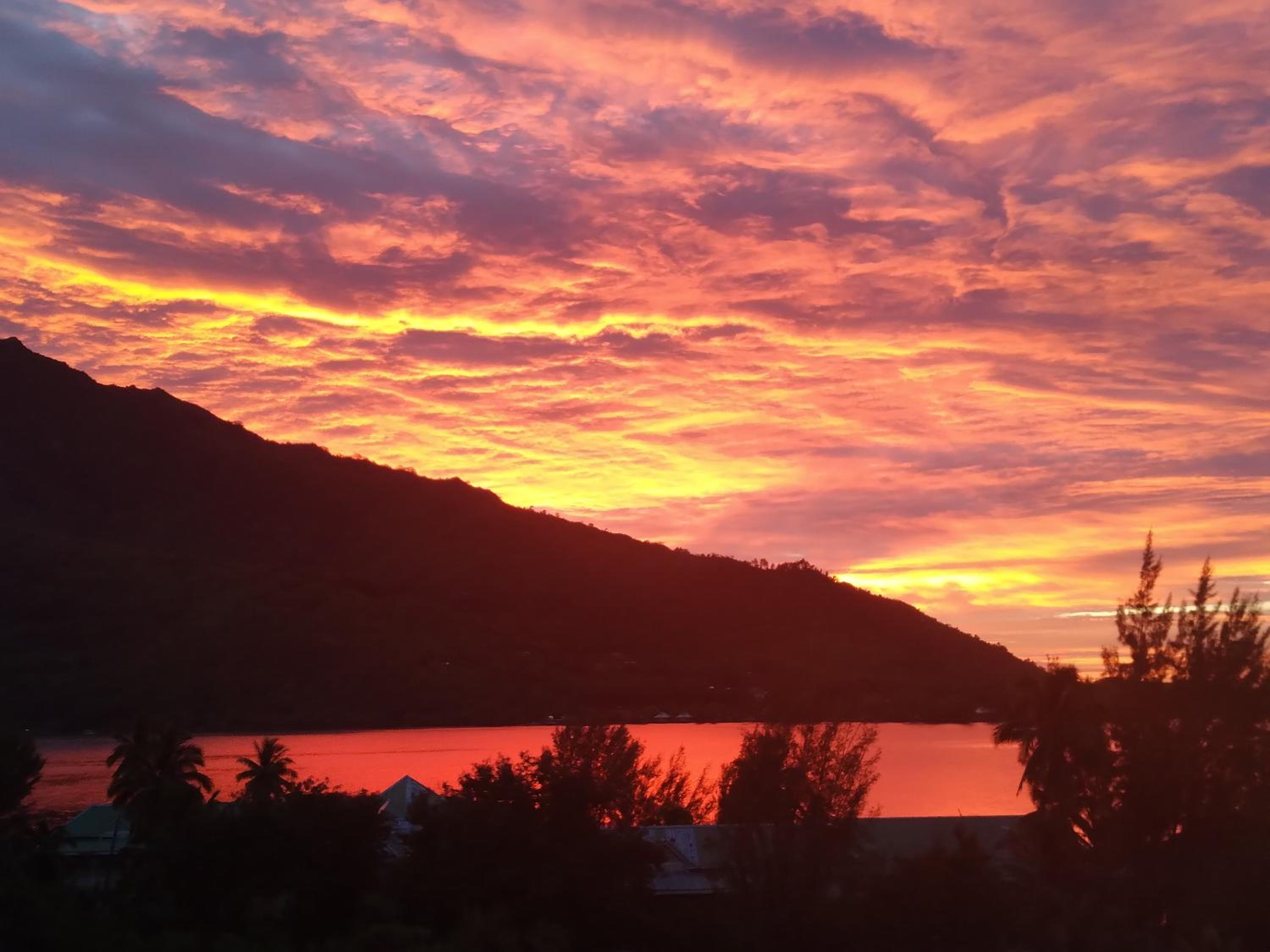 Tropical Sunset Paopao MOOREA