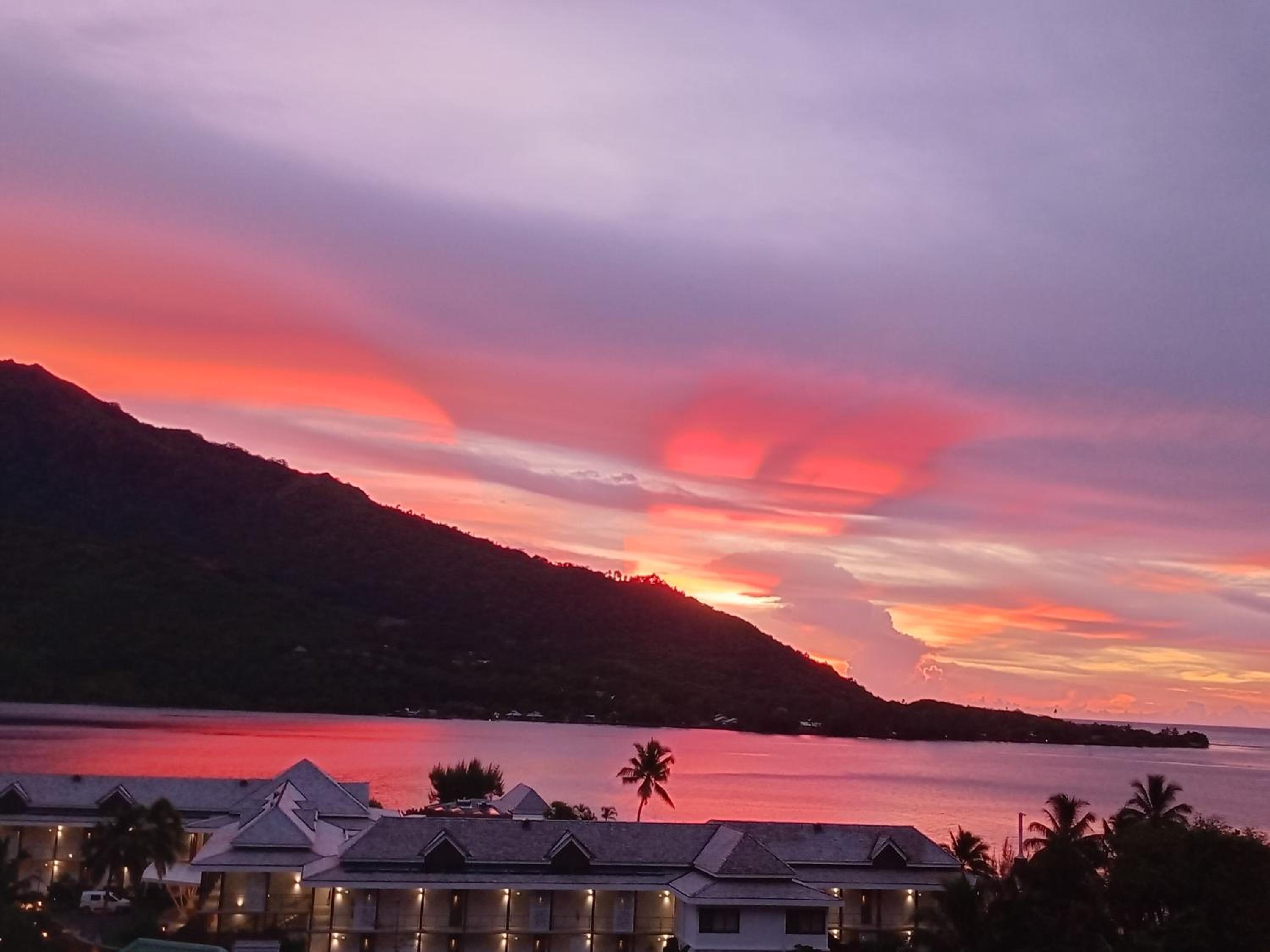 Tropical Sunset Paopao MOOREA