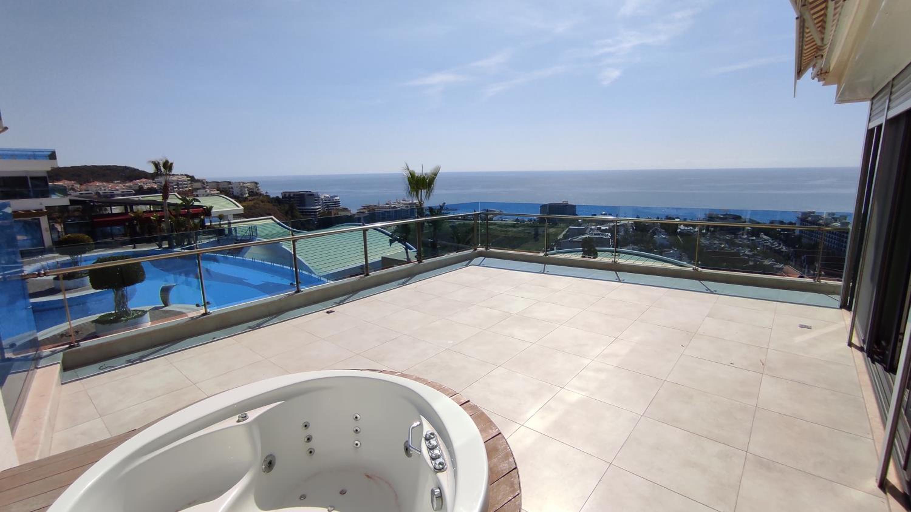 Elite Luxury Suite & Spa - Image 76