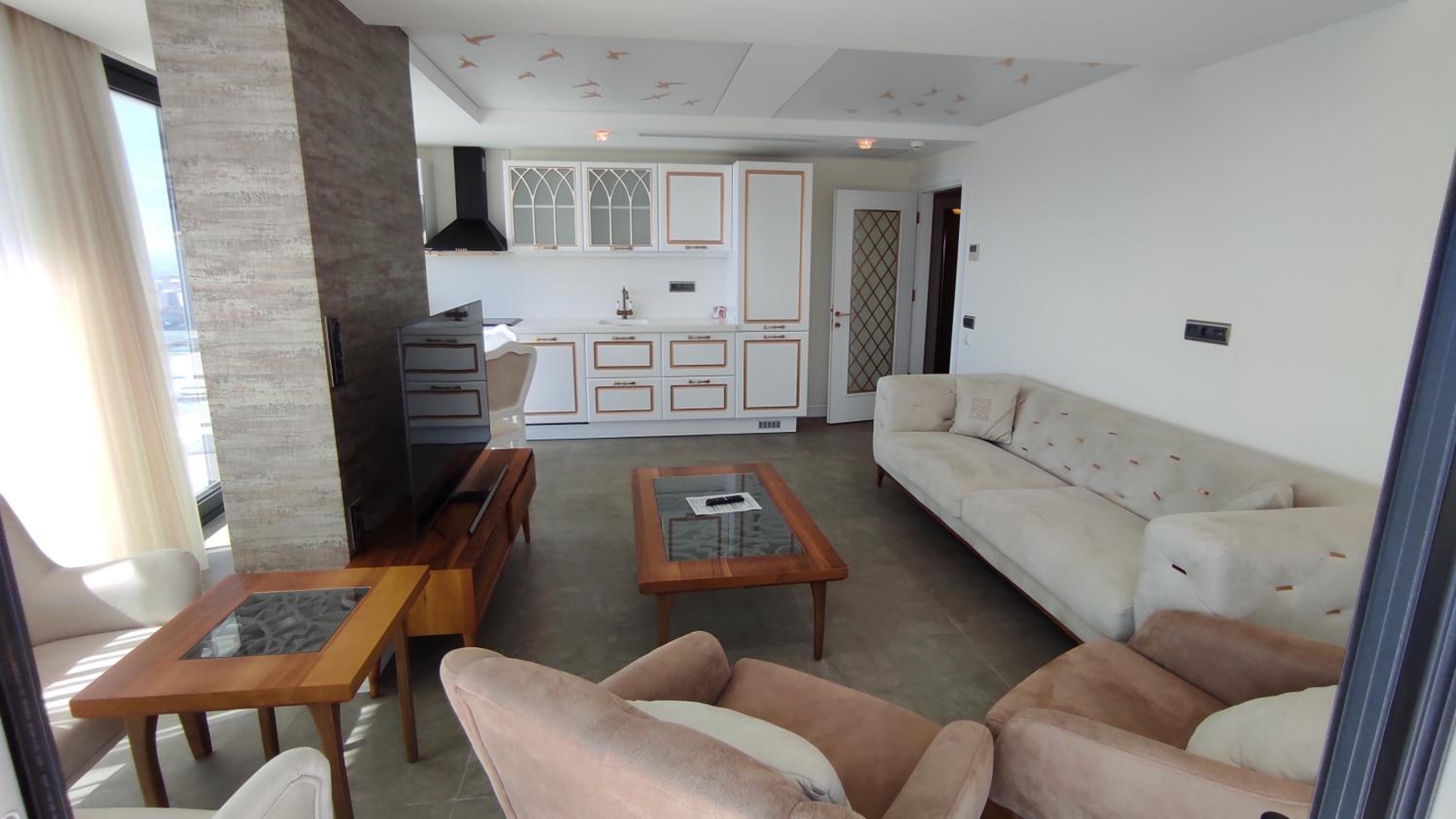 Elite Luxury Suite & Spa - Image 80