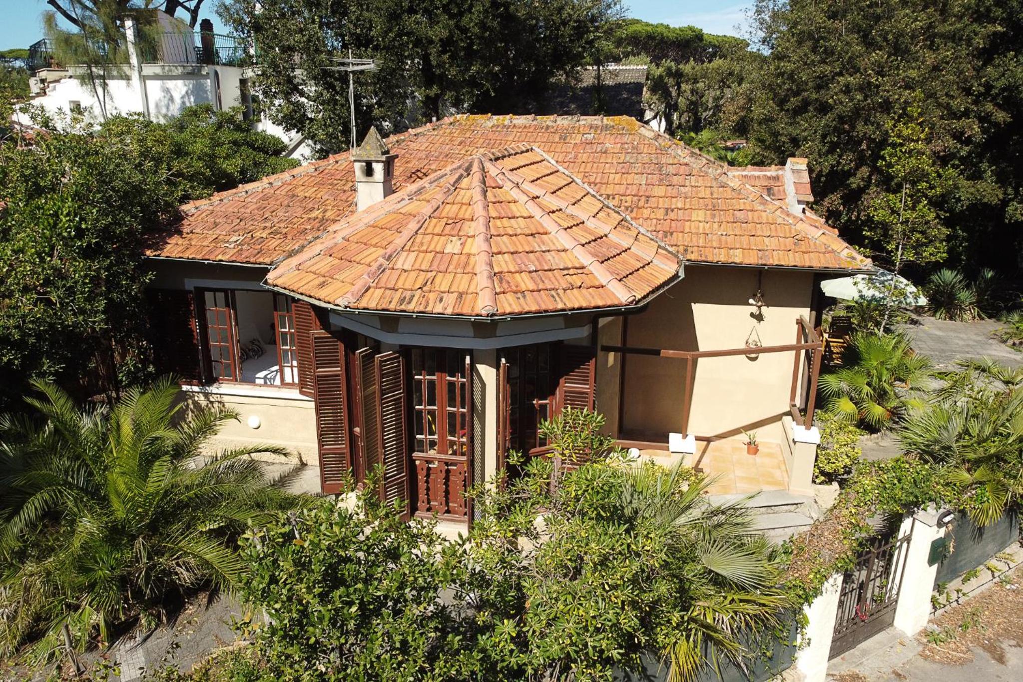 Exclusive charming Villa - Free parking 400 mq garden - ROME airport - Roseto Villa Dream view 3
