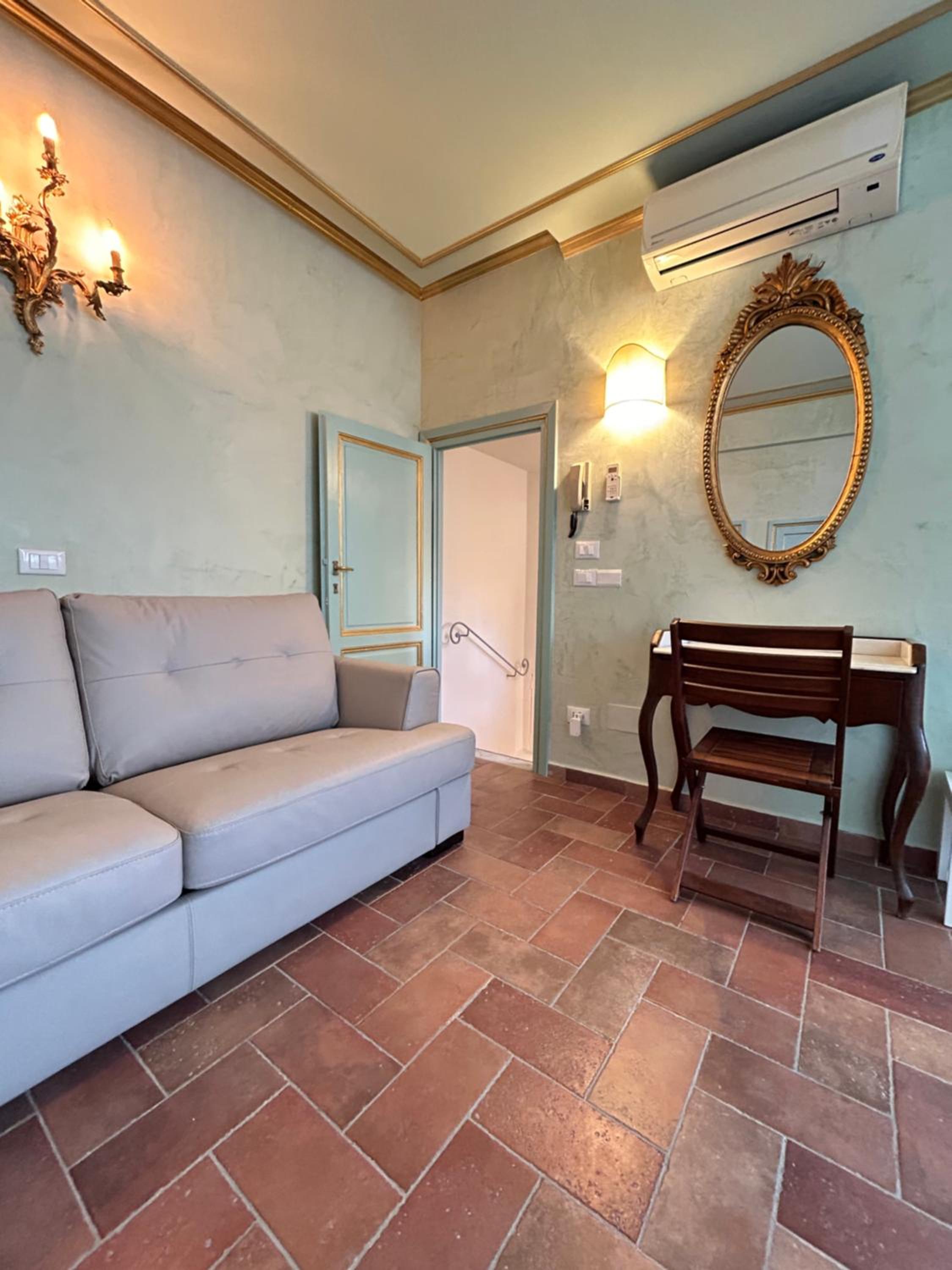 Florentine Penthouse by FlorenceHospitality com