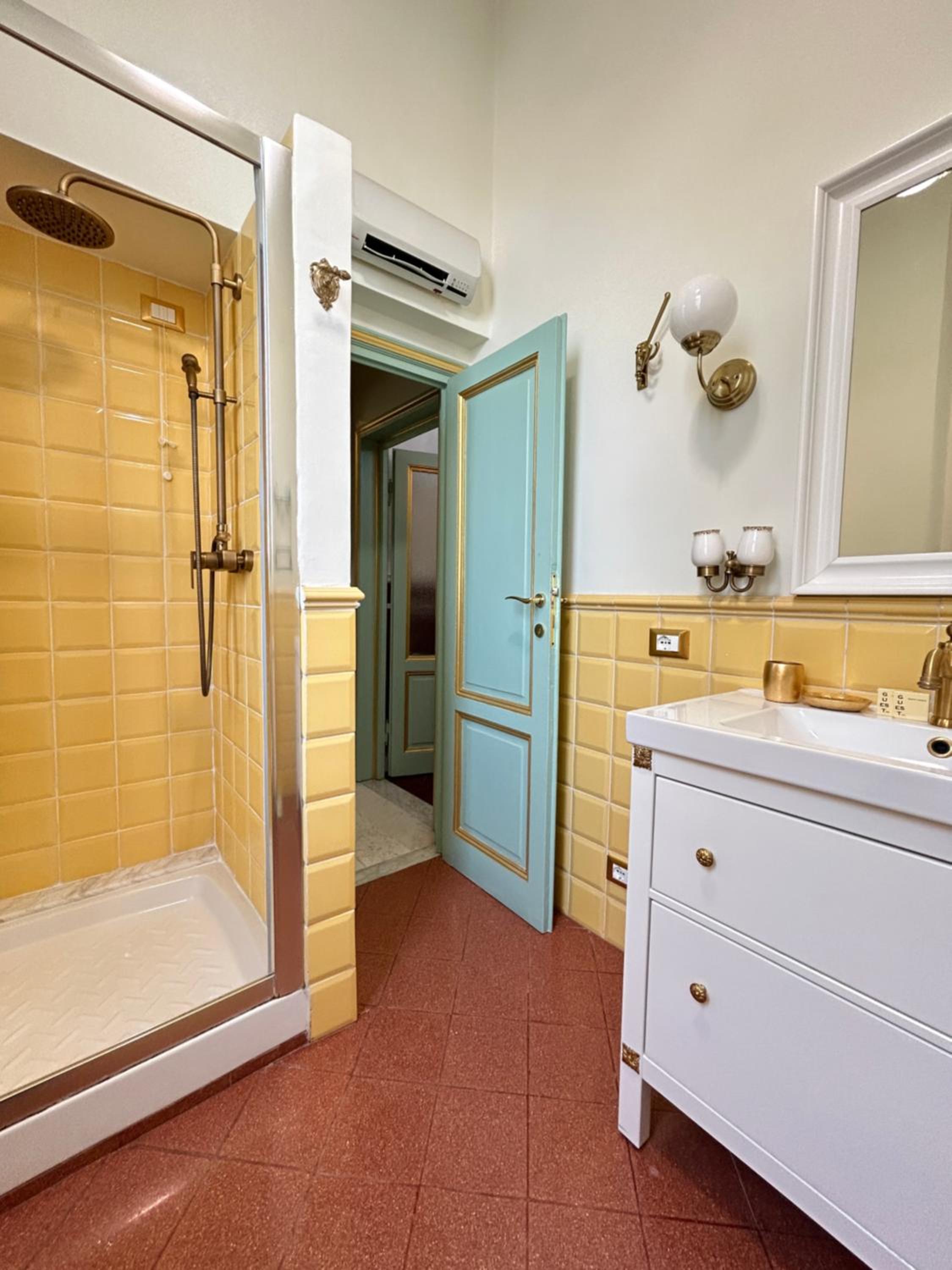 Florentine Penthouse by FlorenceHospitality com