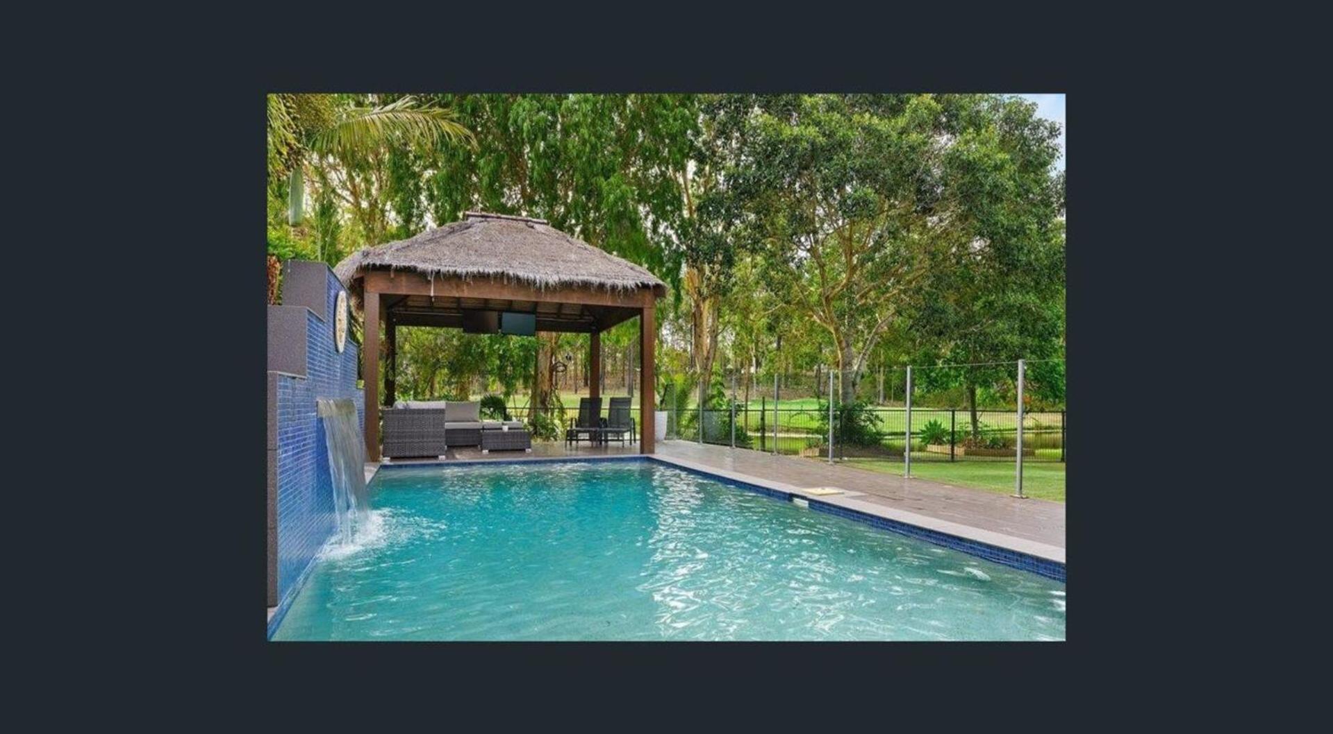 Luxury Four Bedroom Villa in Brookwater with Pool