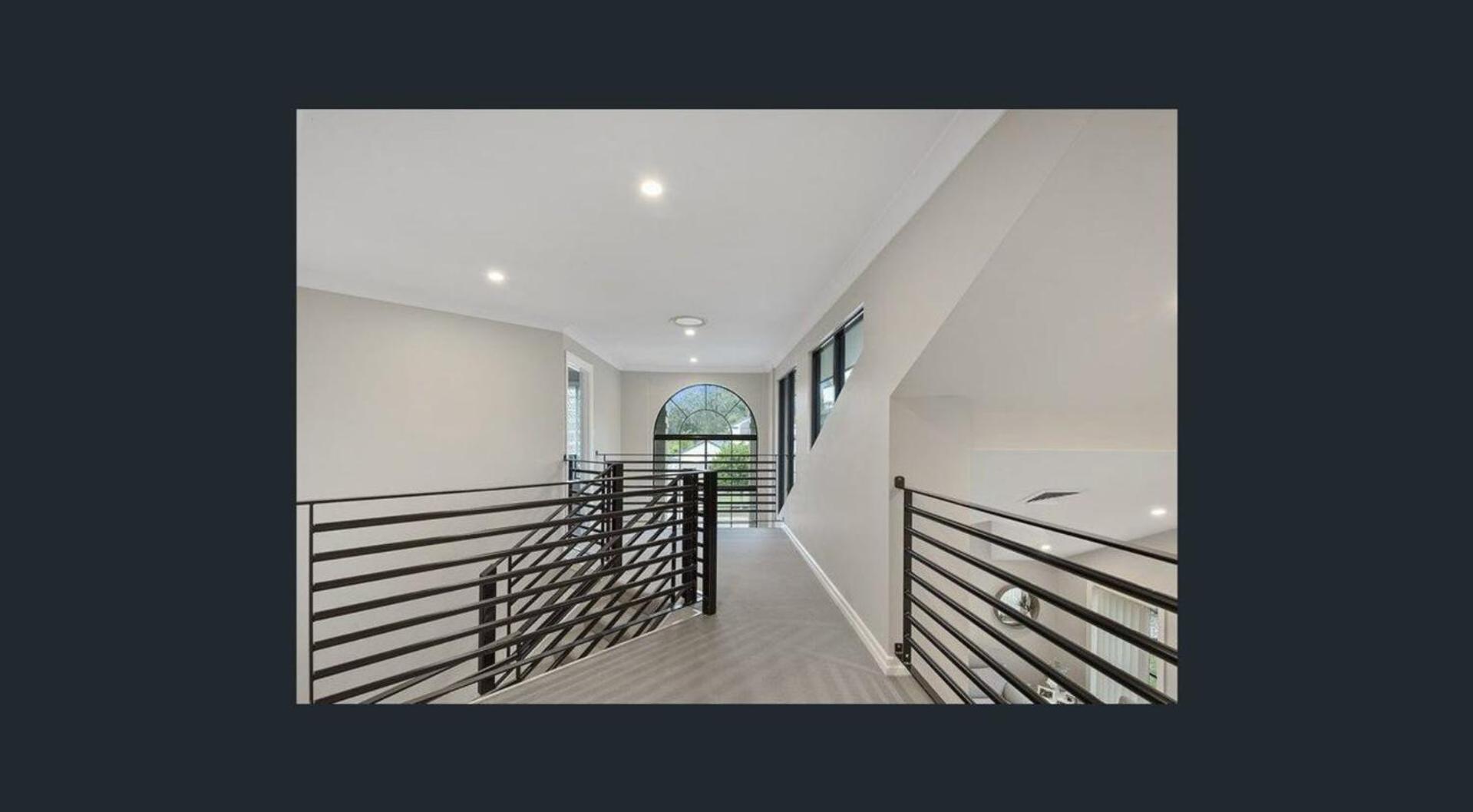 Luxury Four Bedroom Villa in Brookwater with Pool