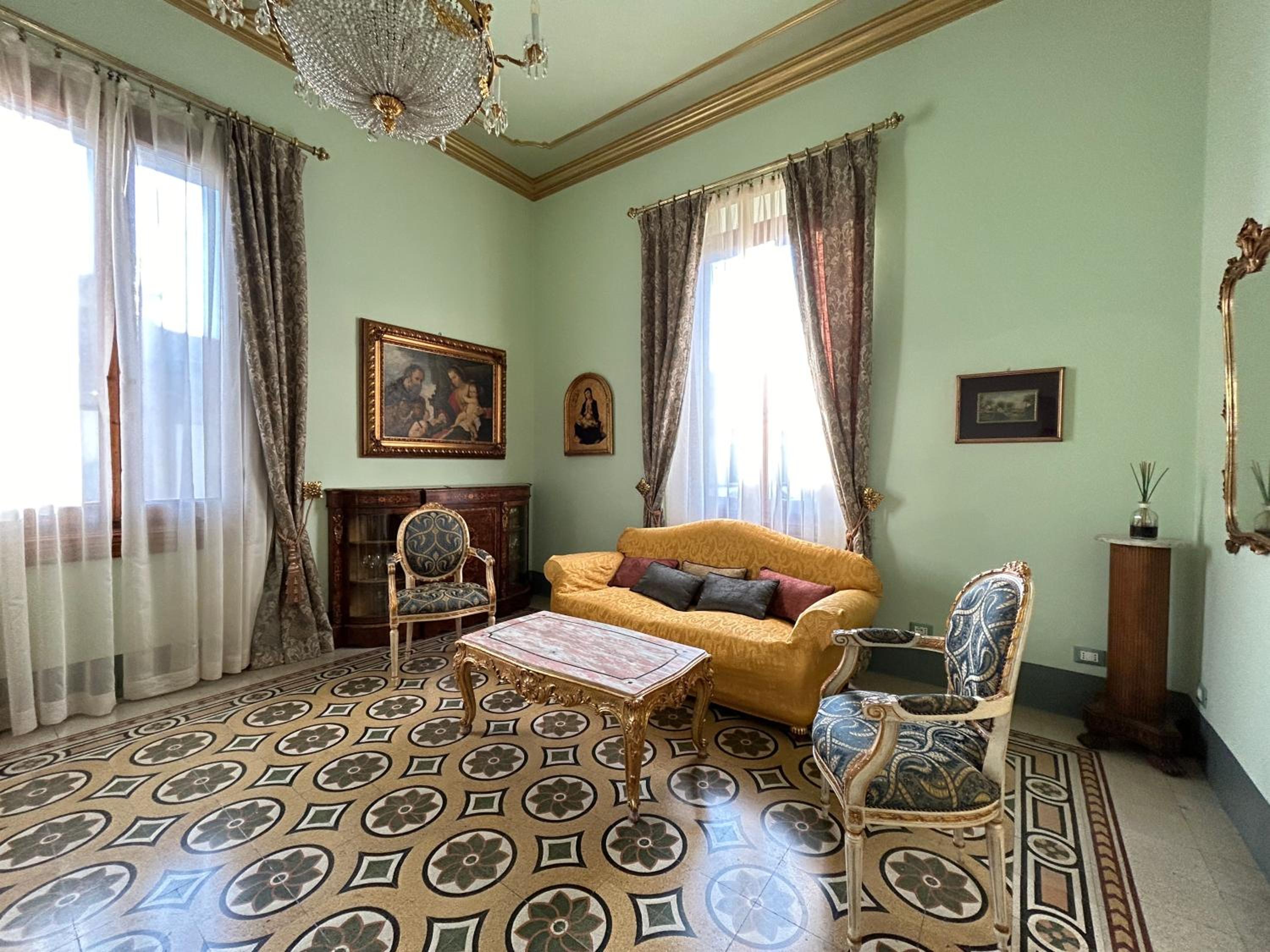 Florentine Penthouse by FlorenceHospitality com