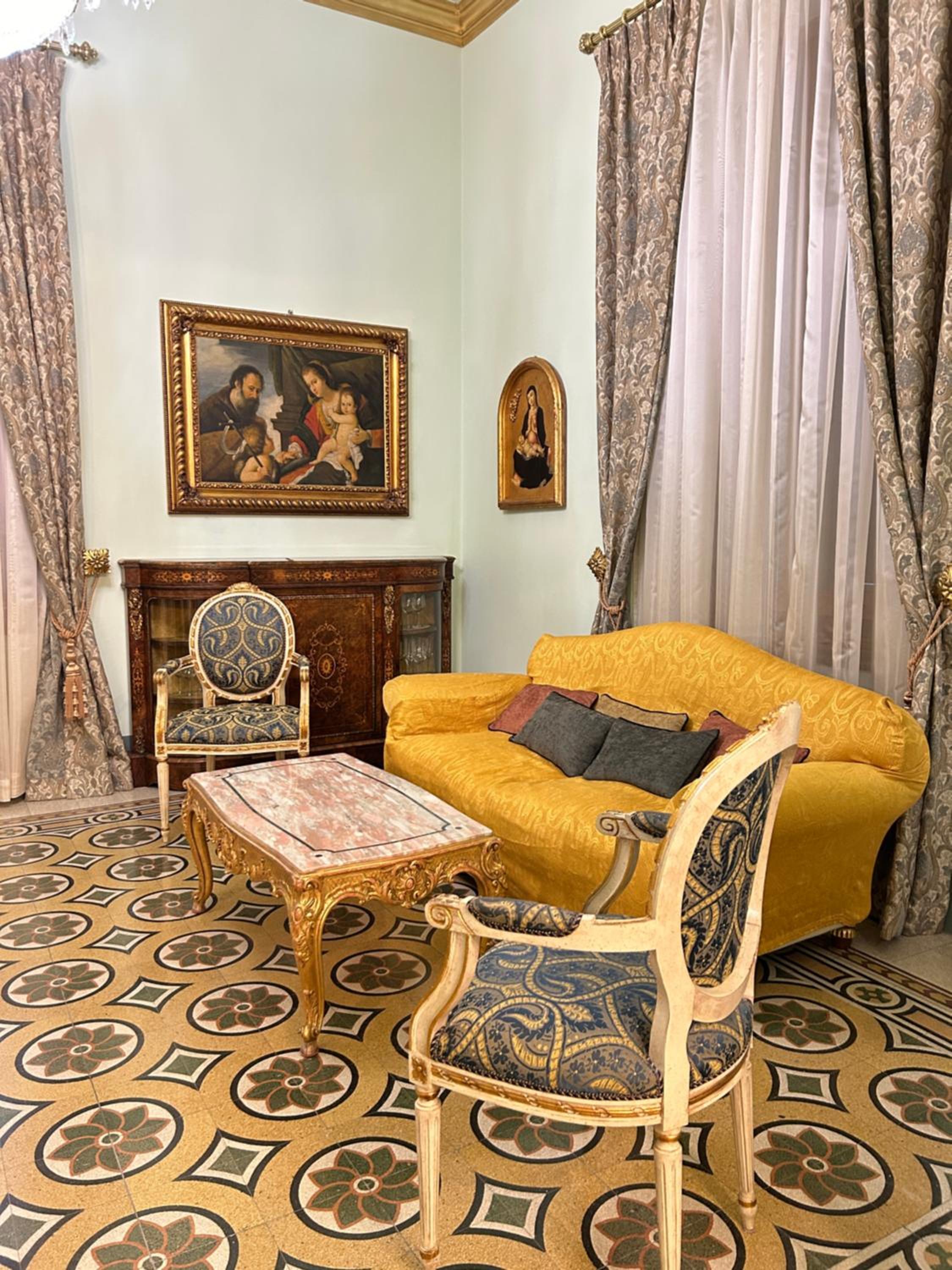 Florentine Penthouse by FlorenceHospitality com