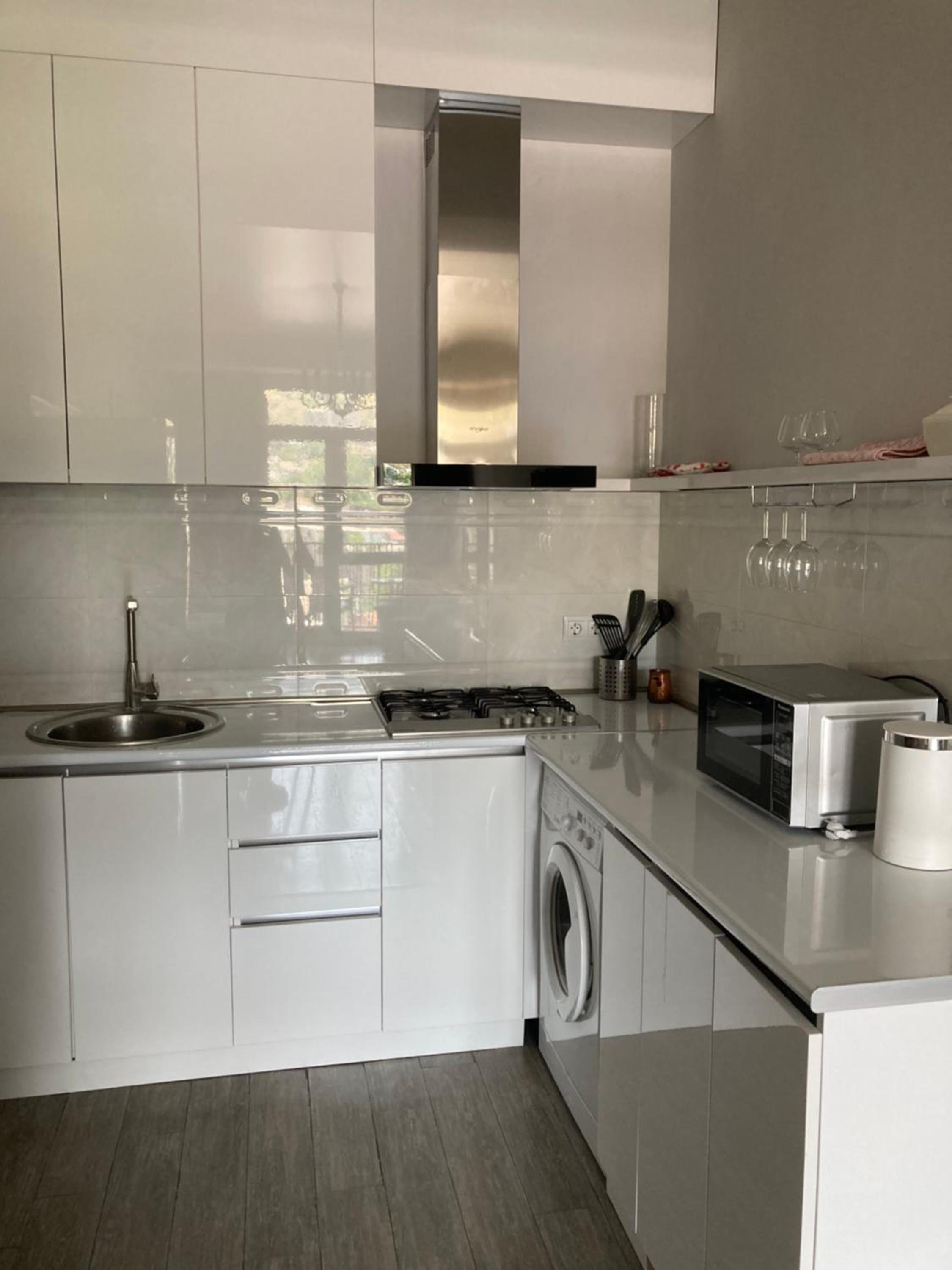 Sunny Apartment Ortachala