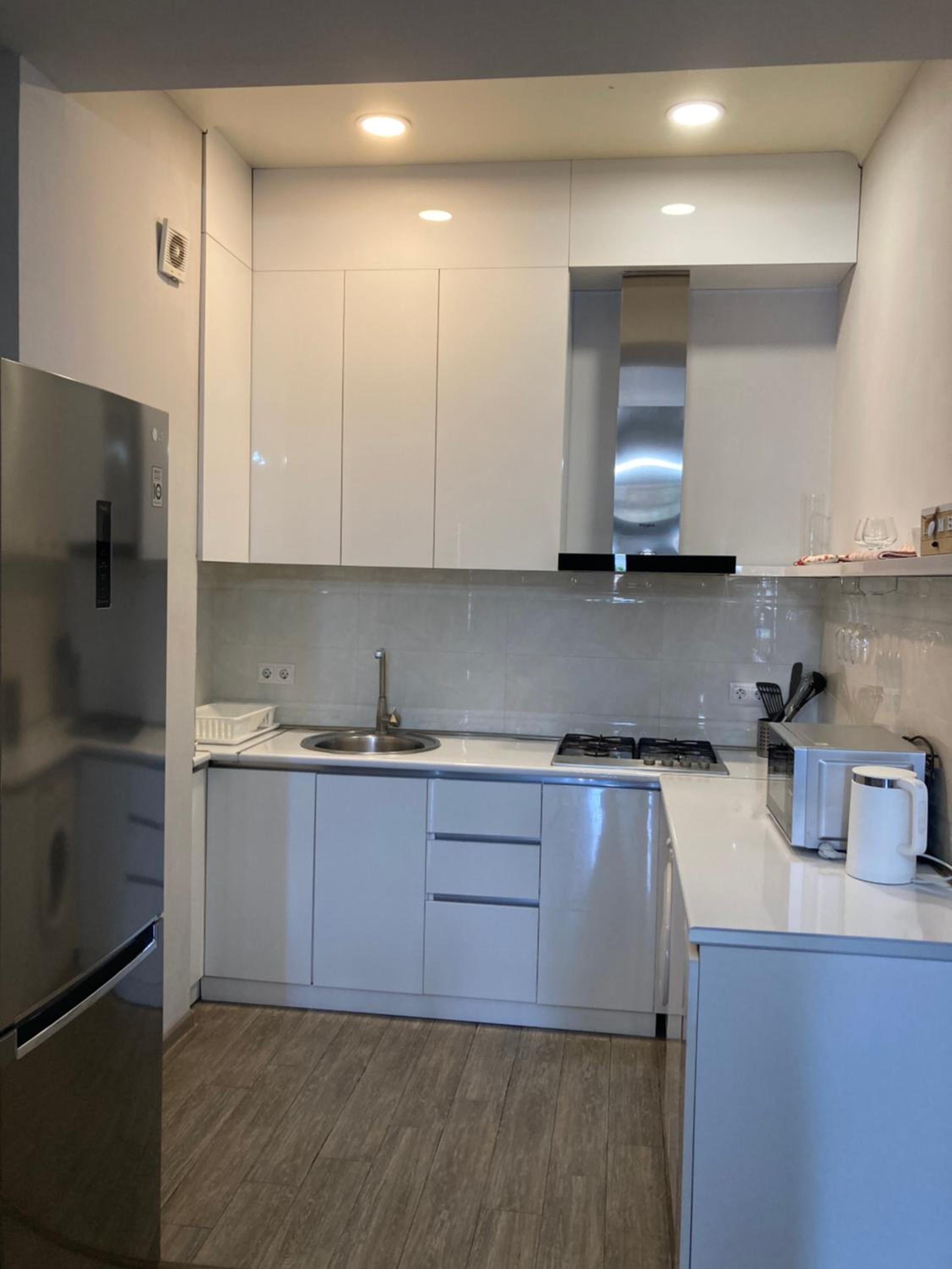Sunny Apartment Ortachala