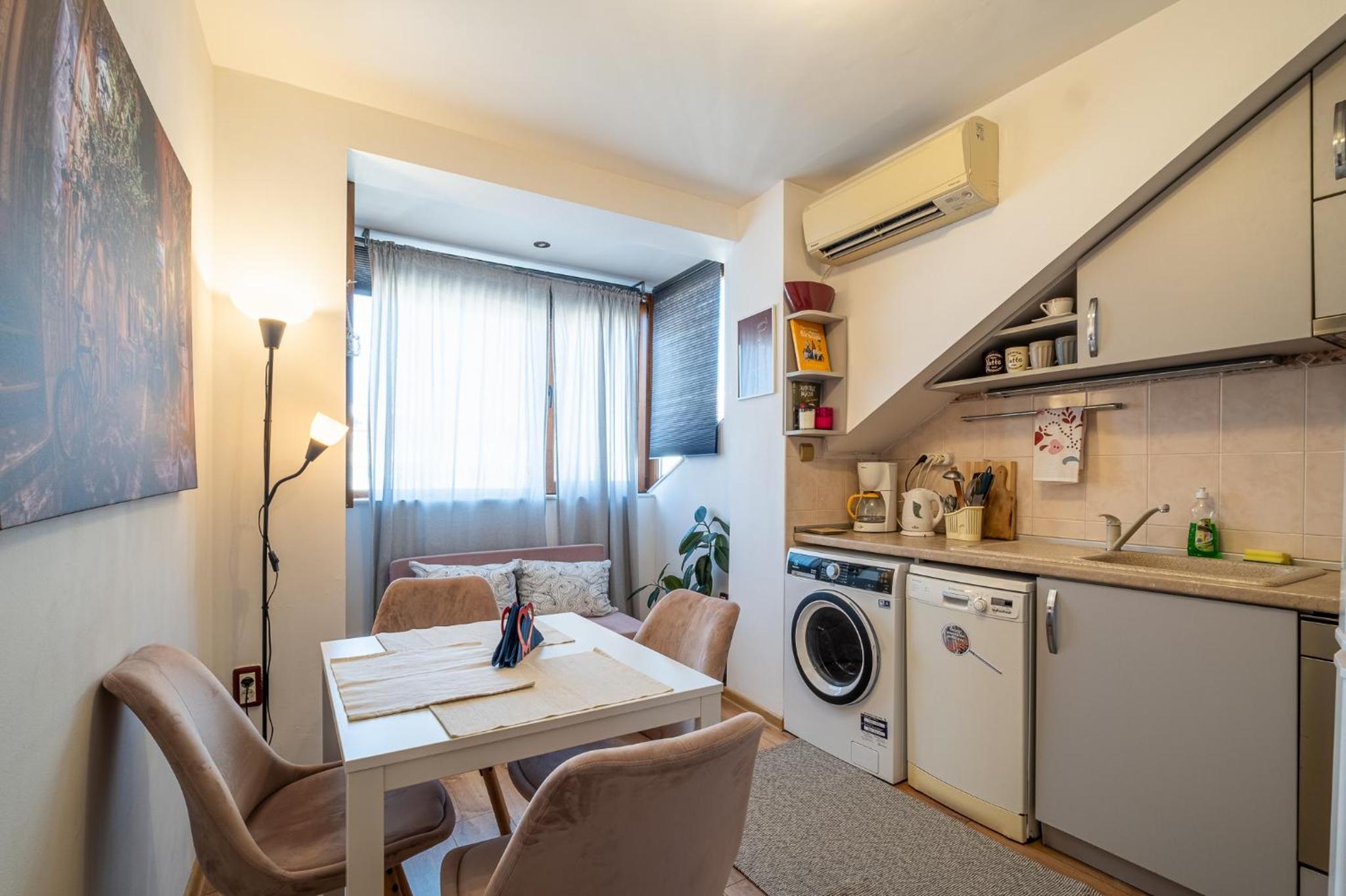 Central 1bdrm Apartment Downtown
