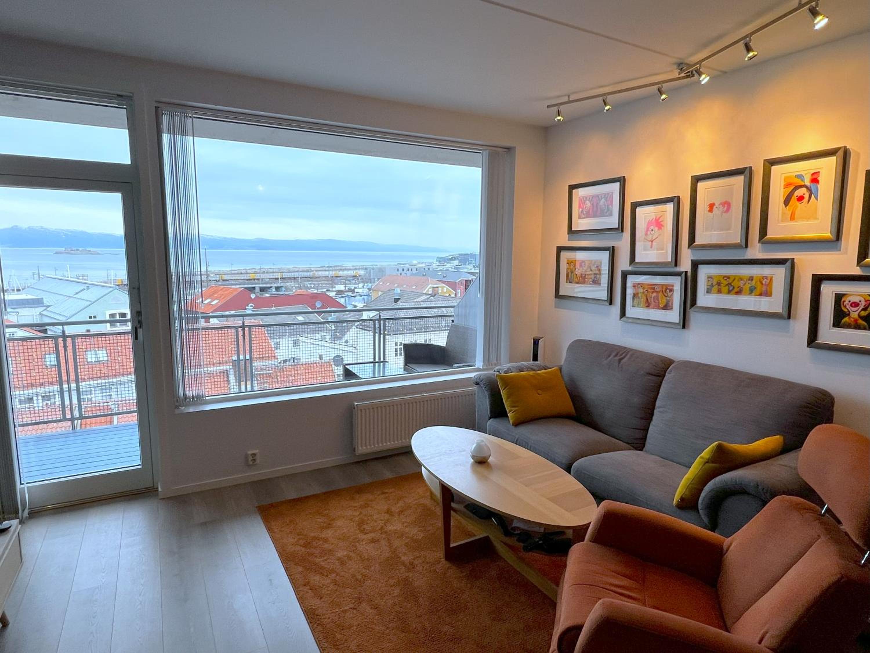 Sentrumsleilighet m. Balkong og takterrasse