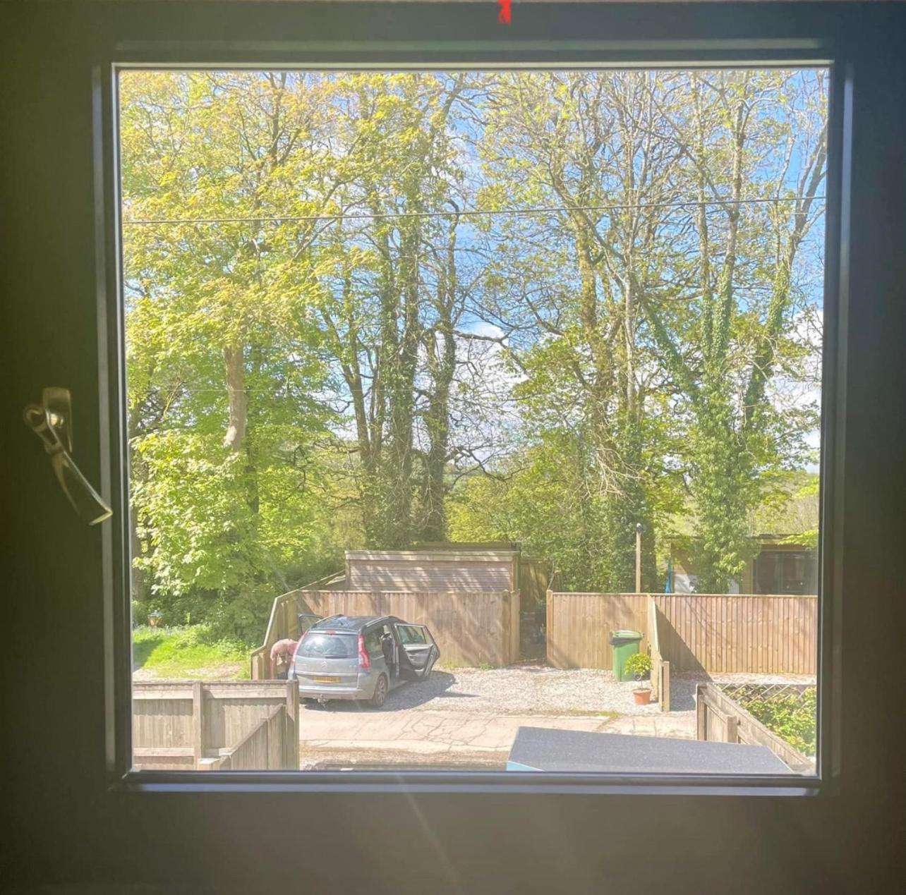 Stunning 4 Bed Pet Friendly Cottage with Hot Tub
