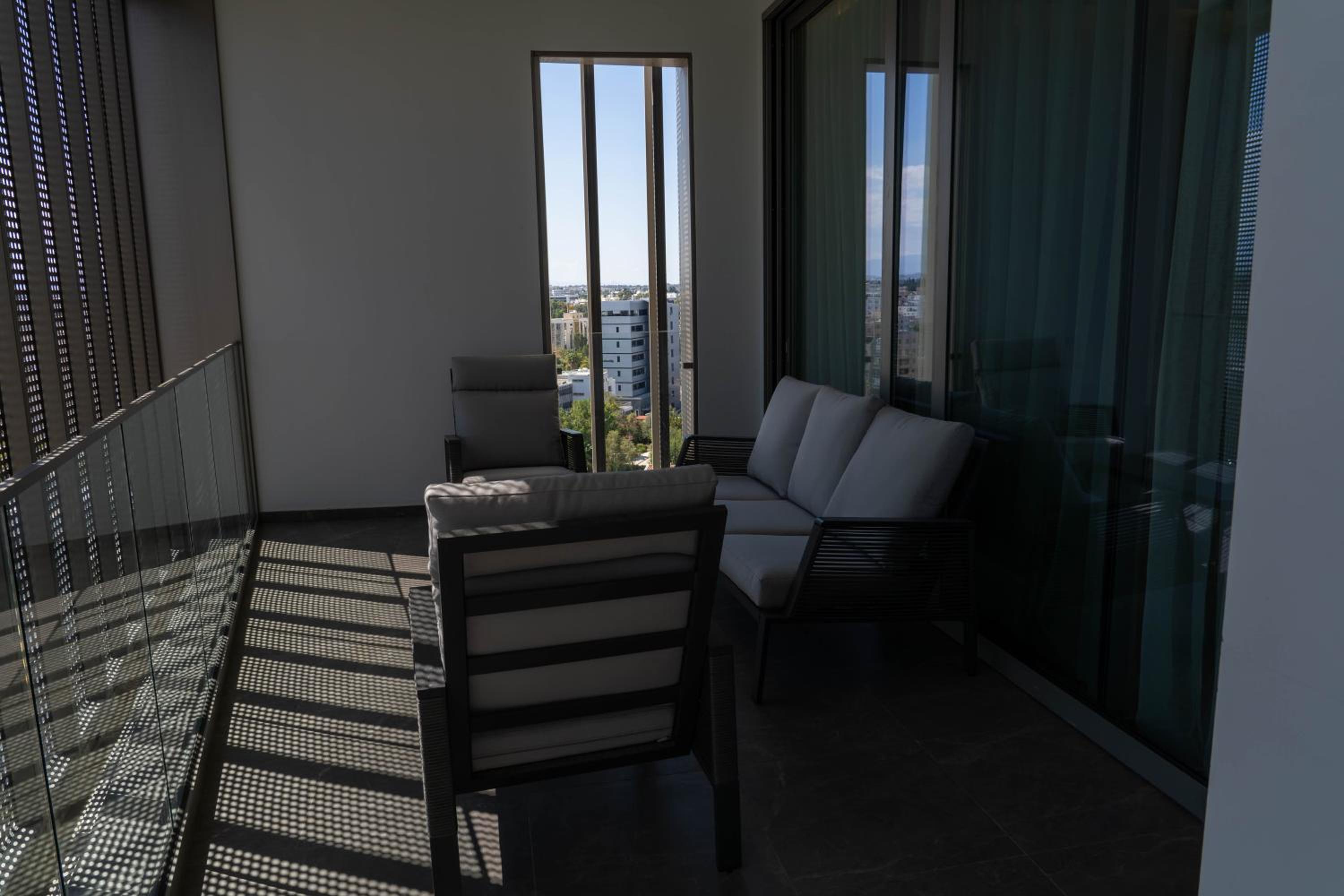 Nice Day 3 Bedroom City Residence