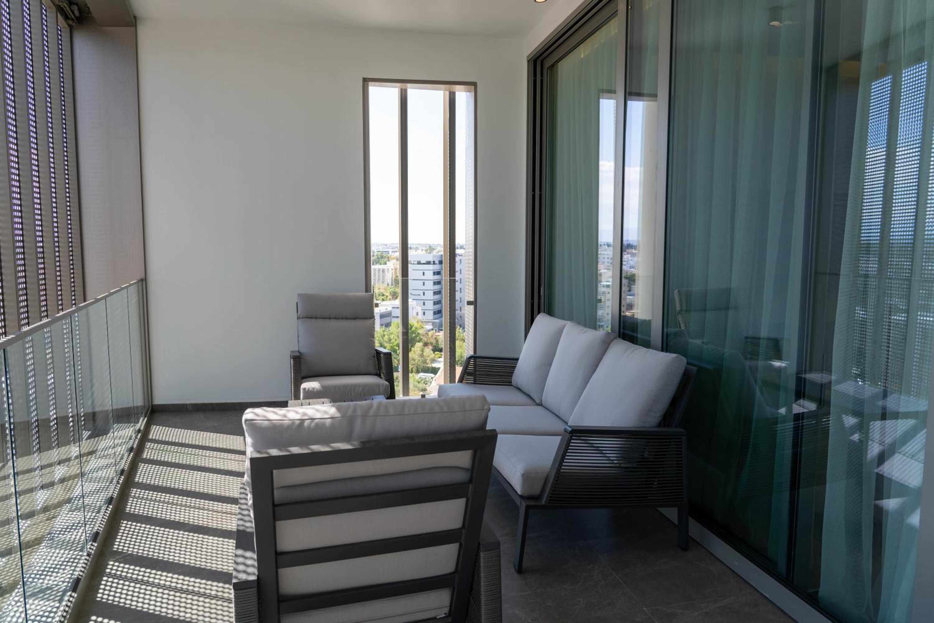 Nice Day 3 Bedroom City Residence