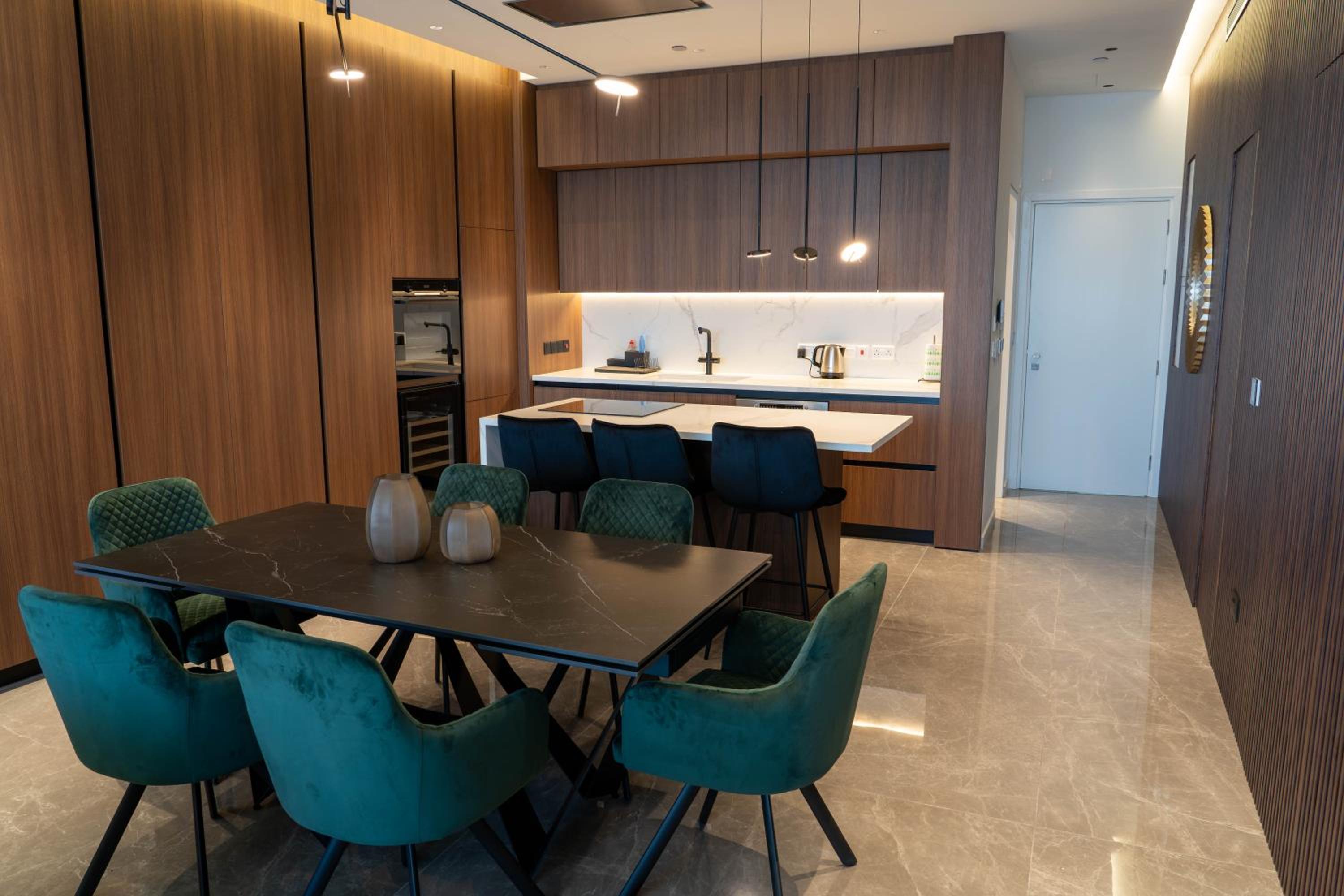 Nice Day 3 Bedroom City Residence