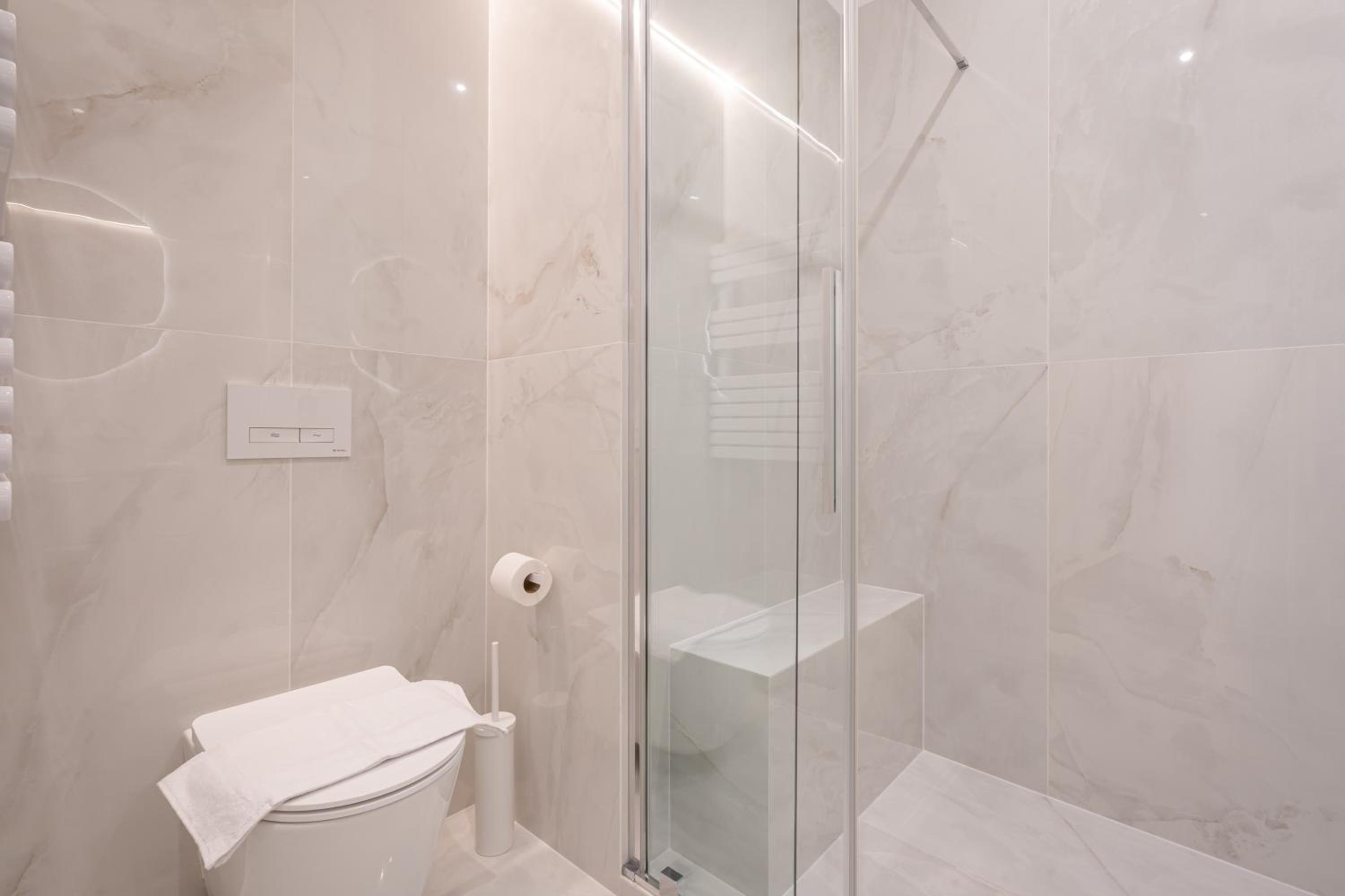 W8 - Wesselényi Stylish Suite - Best Location by BQA view 2