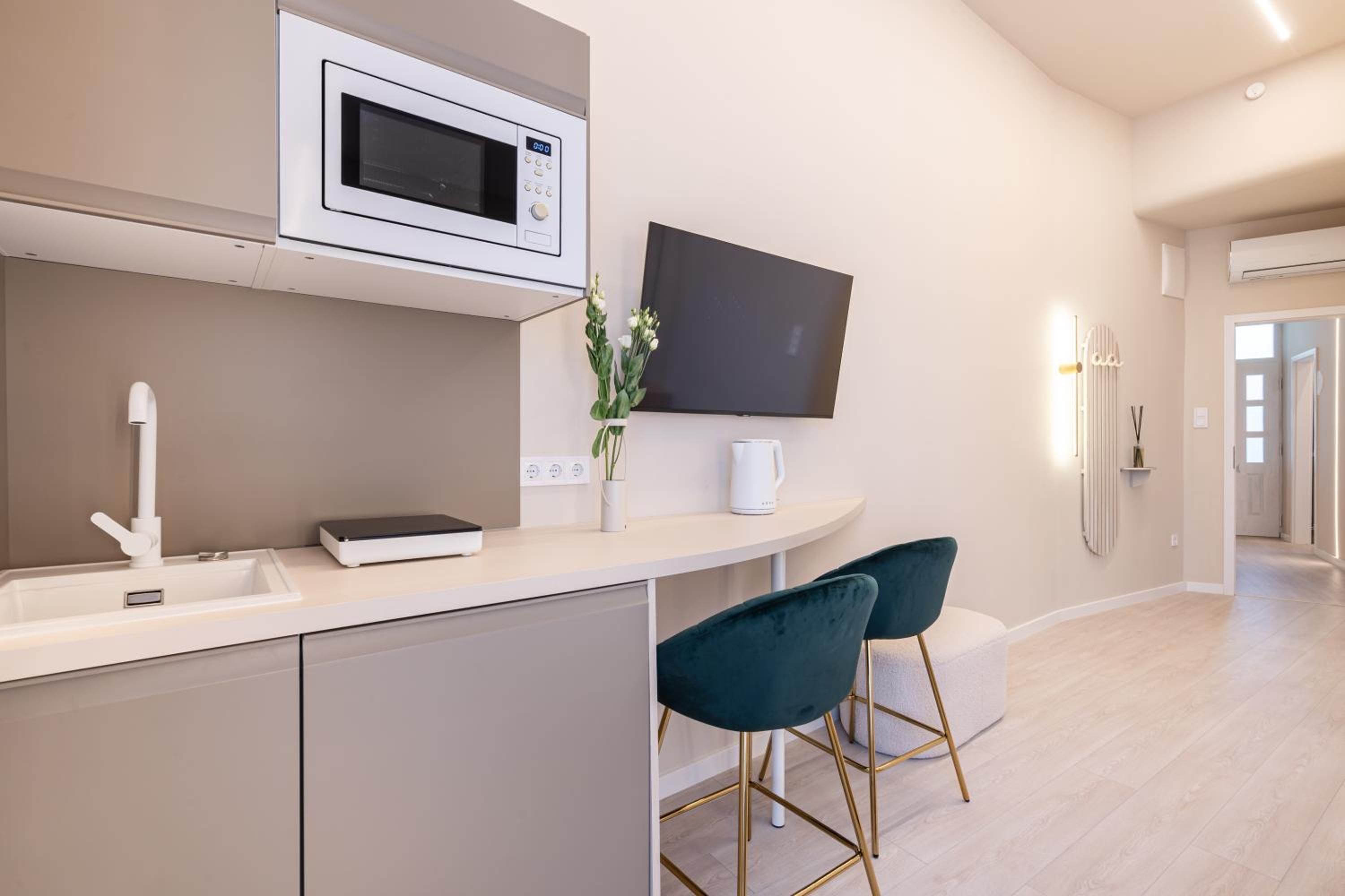 W8 - Wesselényi Stylish Suite - Best Location by BQA view 4