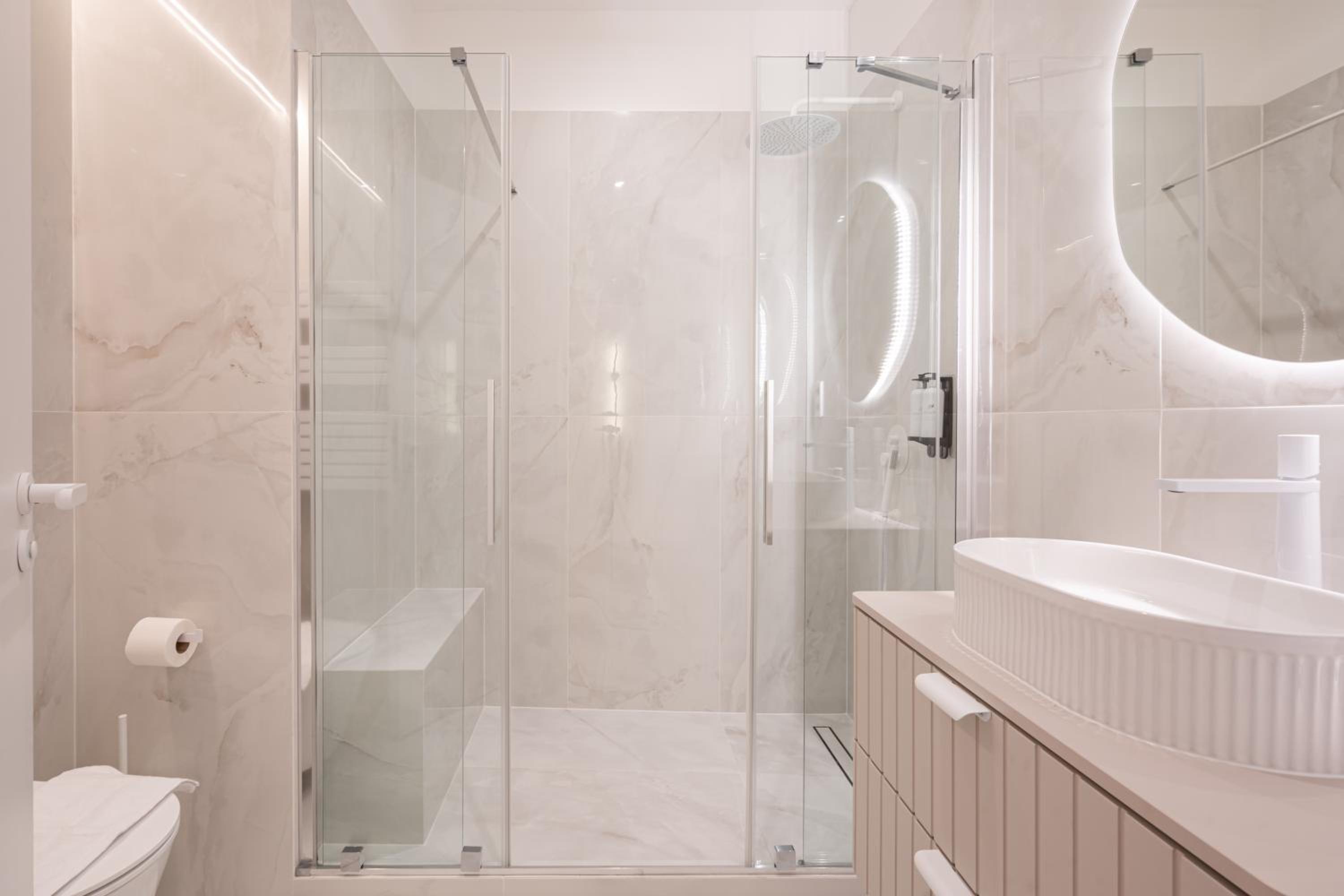 W8 - Wesselényi Stylish Suite - Best Location by BQA view 3