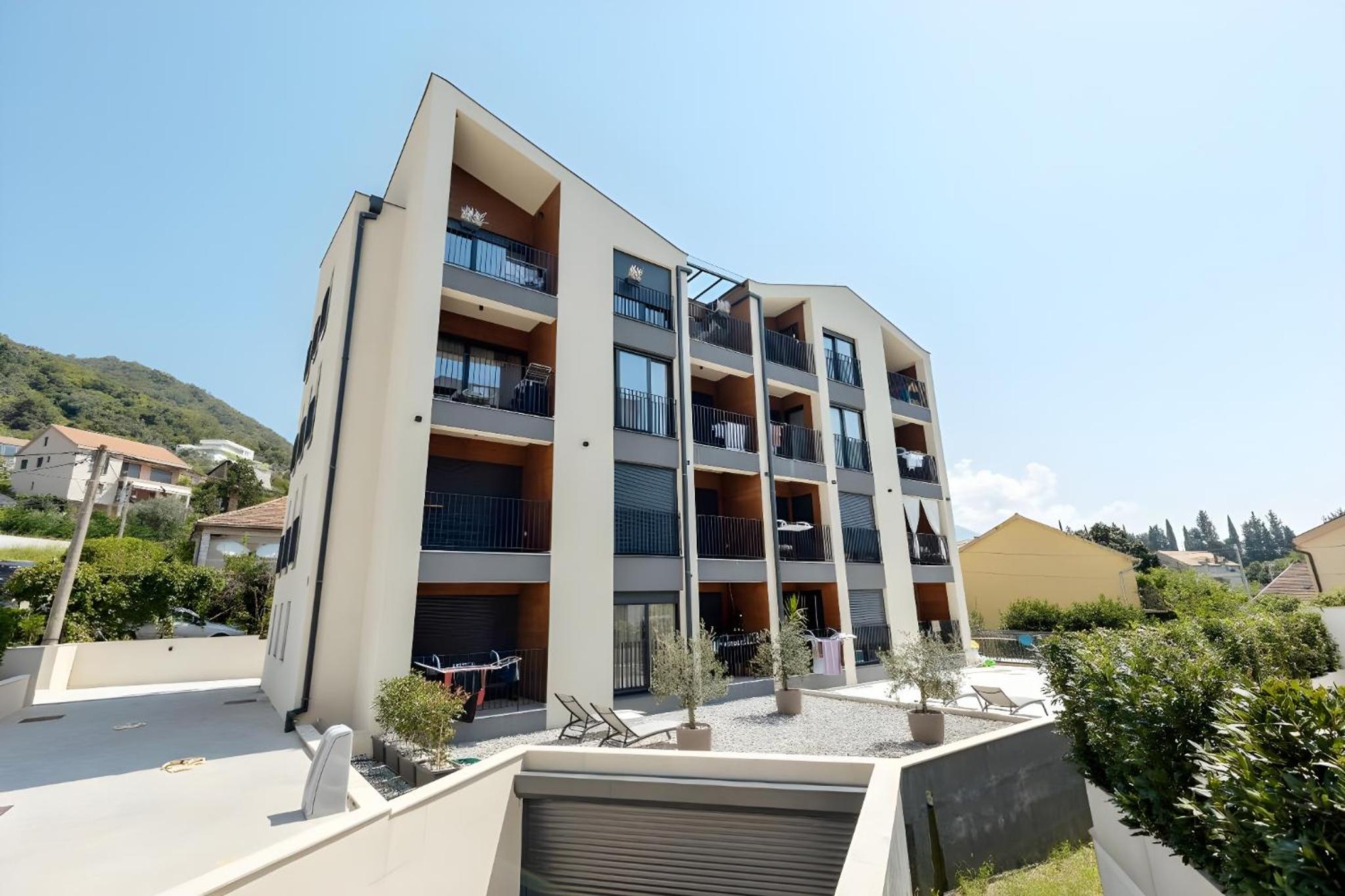 Fides Stylish Apartments Tivat with Pool view 4