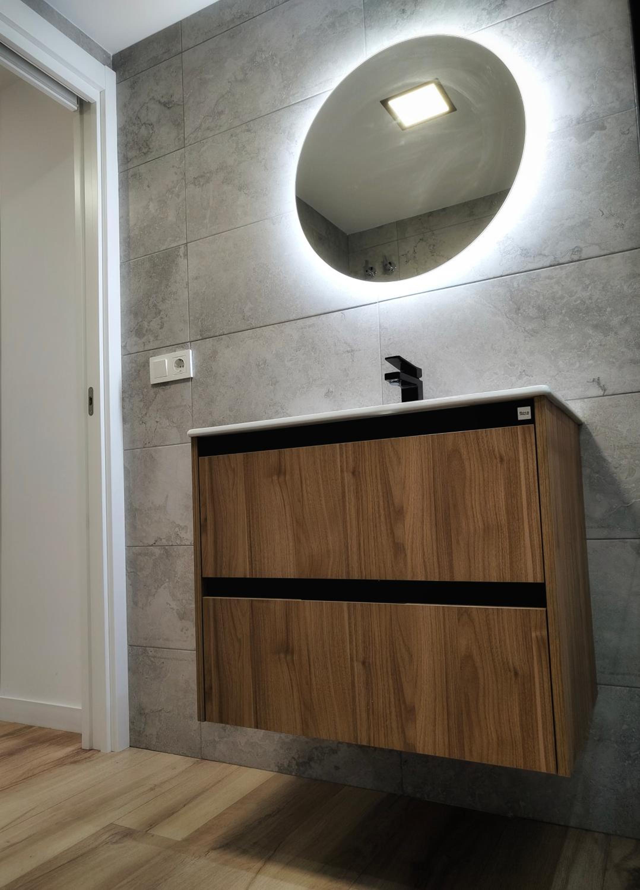 Stunning New Apt, Beach 1min, 2BR, Parking photo 4