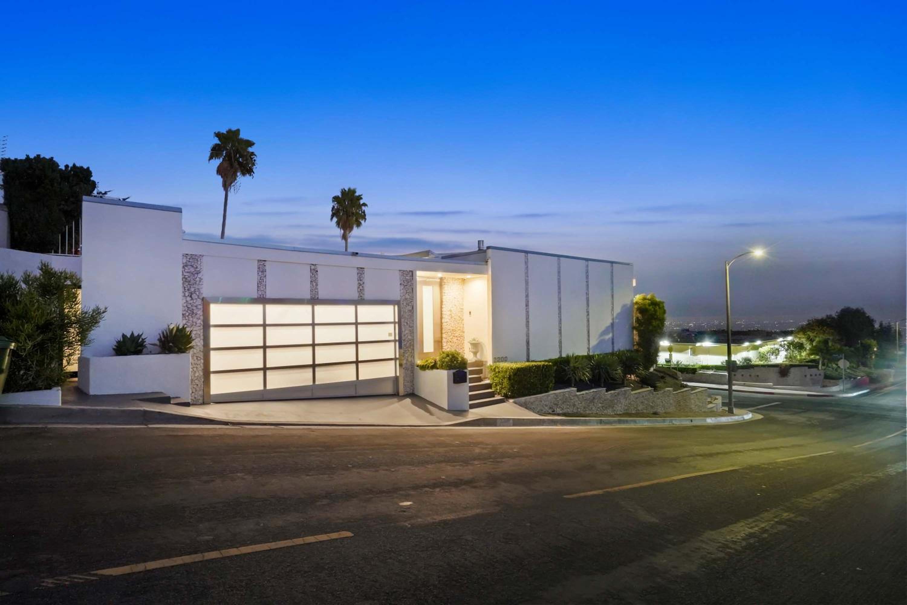 The Elvis Villa by Stay Awhile Villas