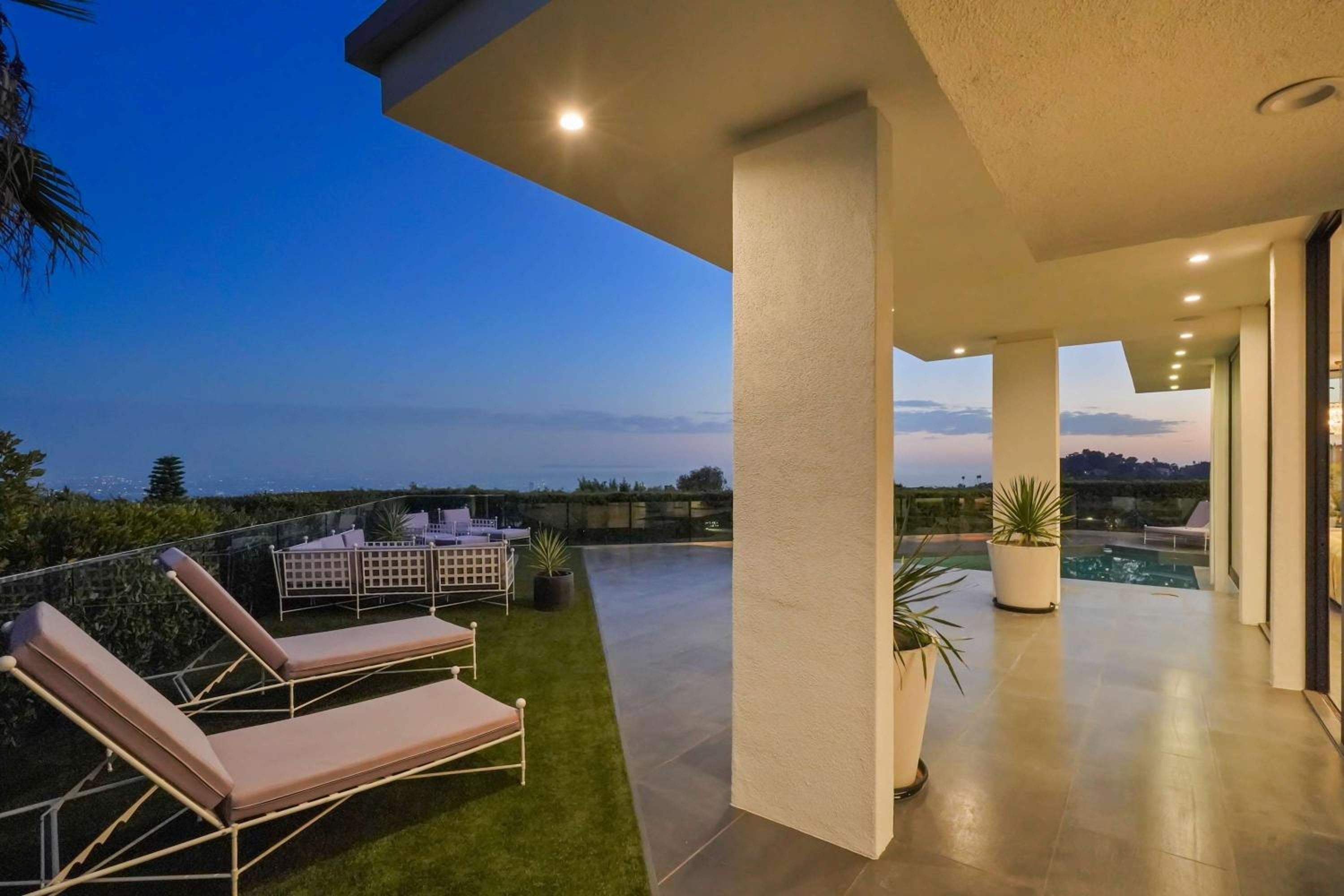 The Elvis Villa by Stay Awhile Villas