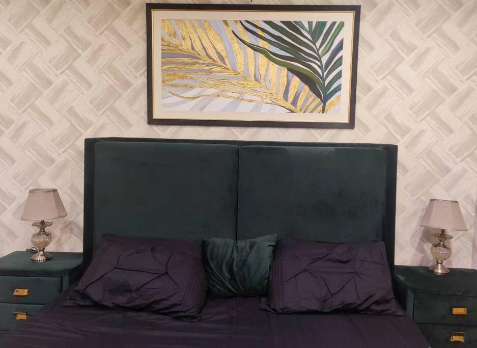 Emerald- 2 Bed Luxury Apartment in DHA view 2