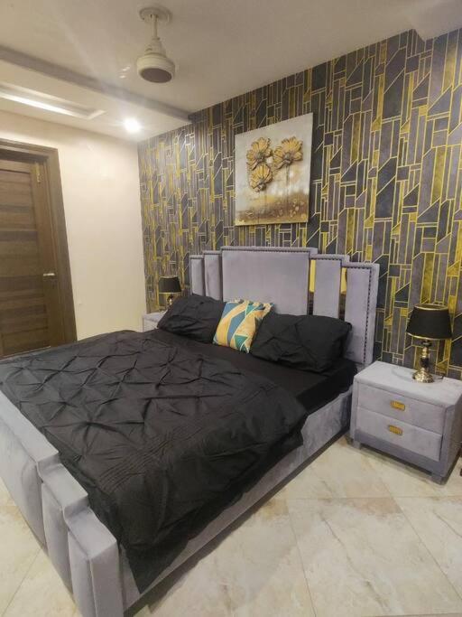 Emerald- 2 Bed Luxury Apartment in DHA view 5