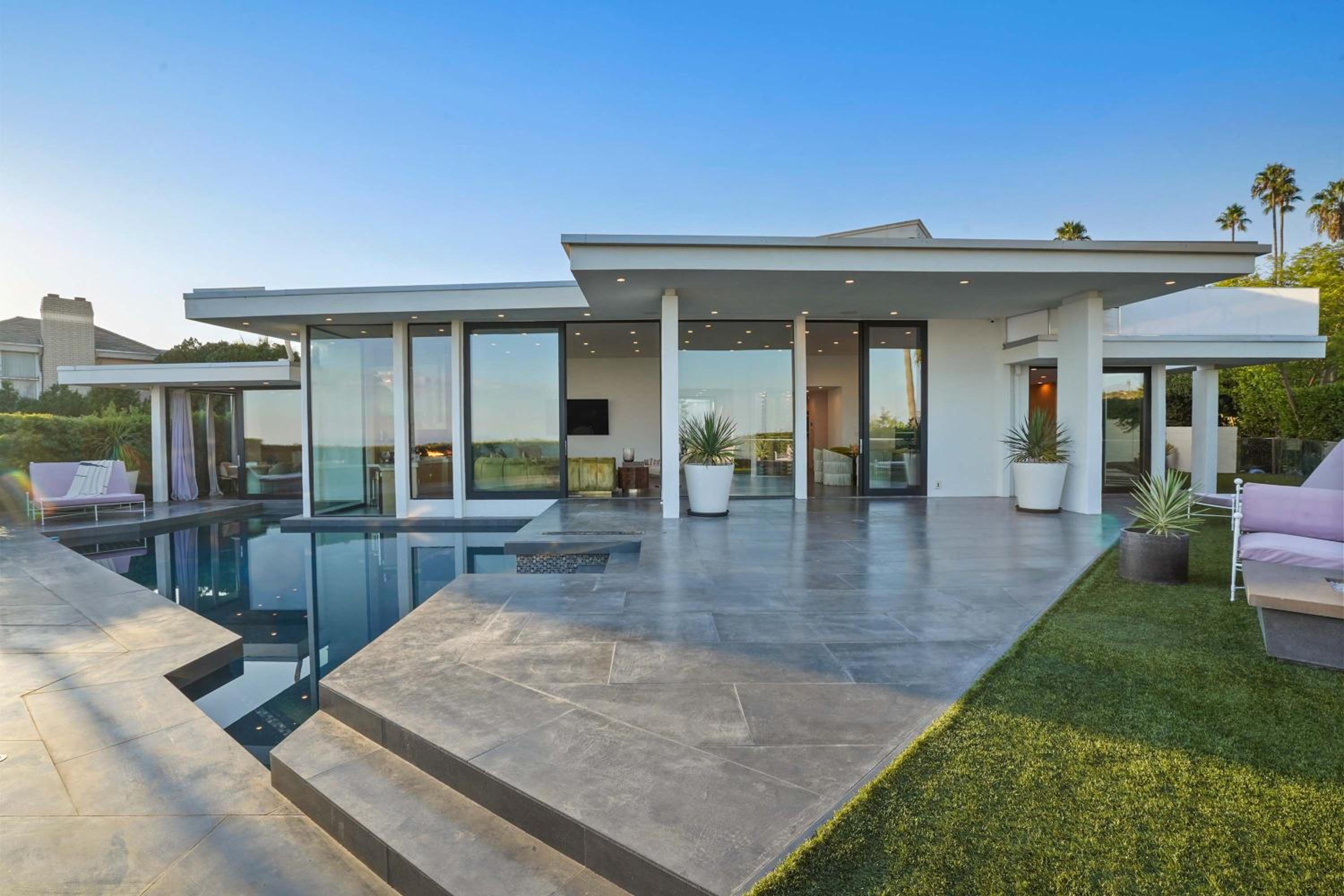 The Elvis Villa by Stay Awhile Villas
