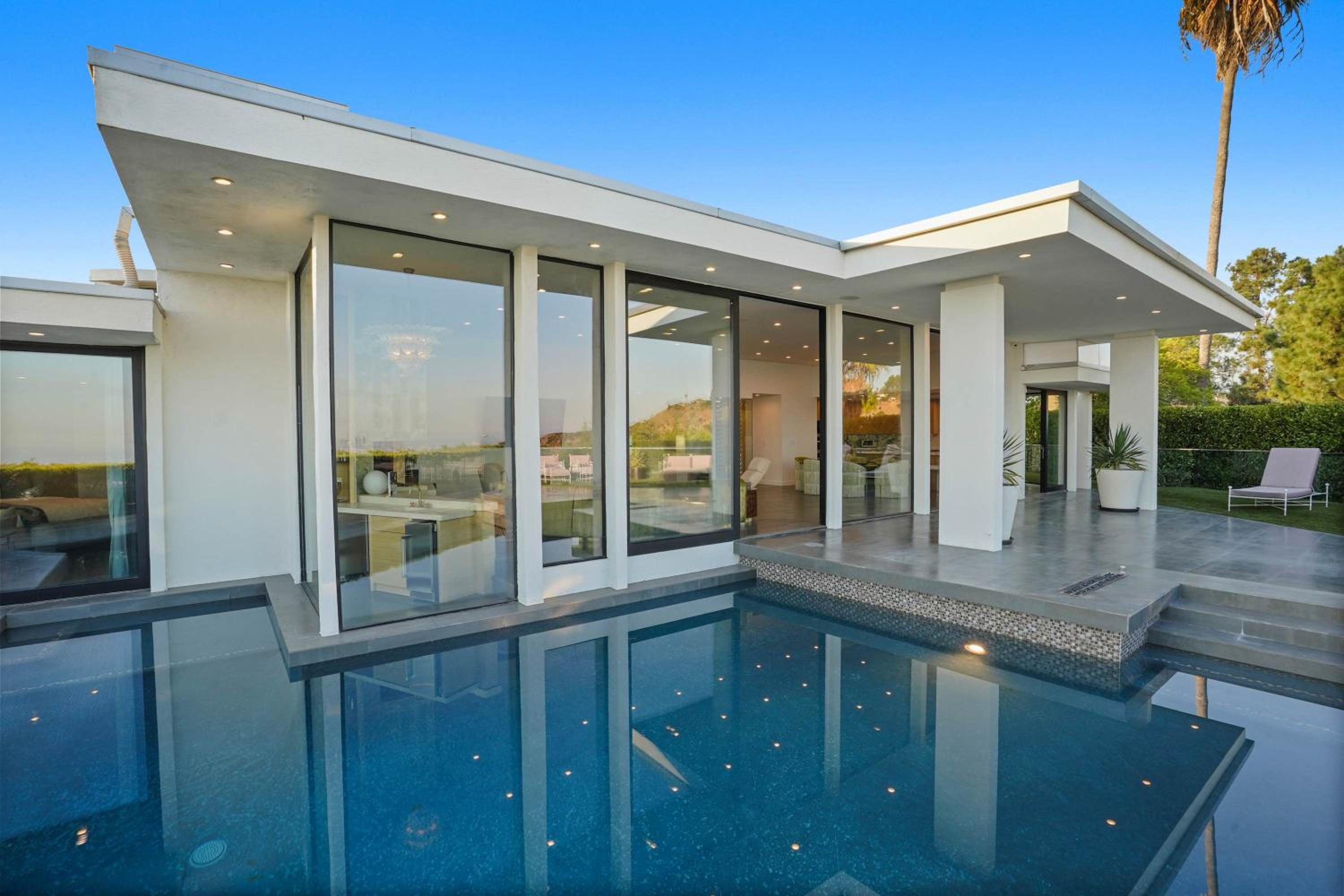 The Elvis Villa by Stay Awhile Villas