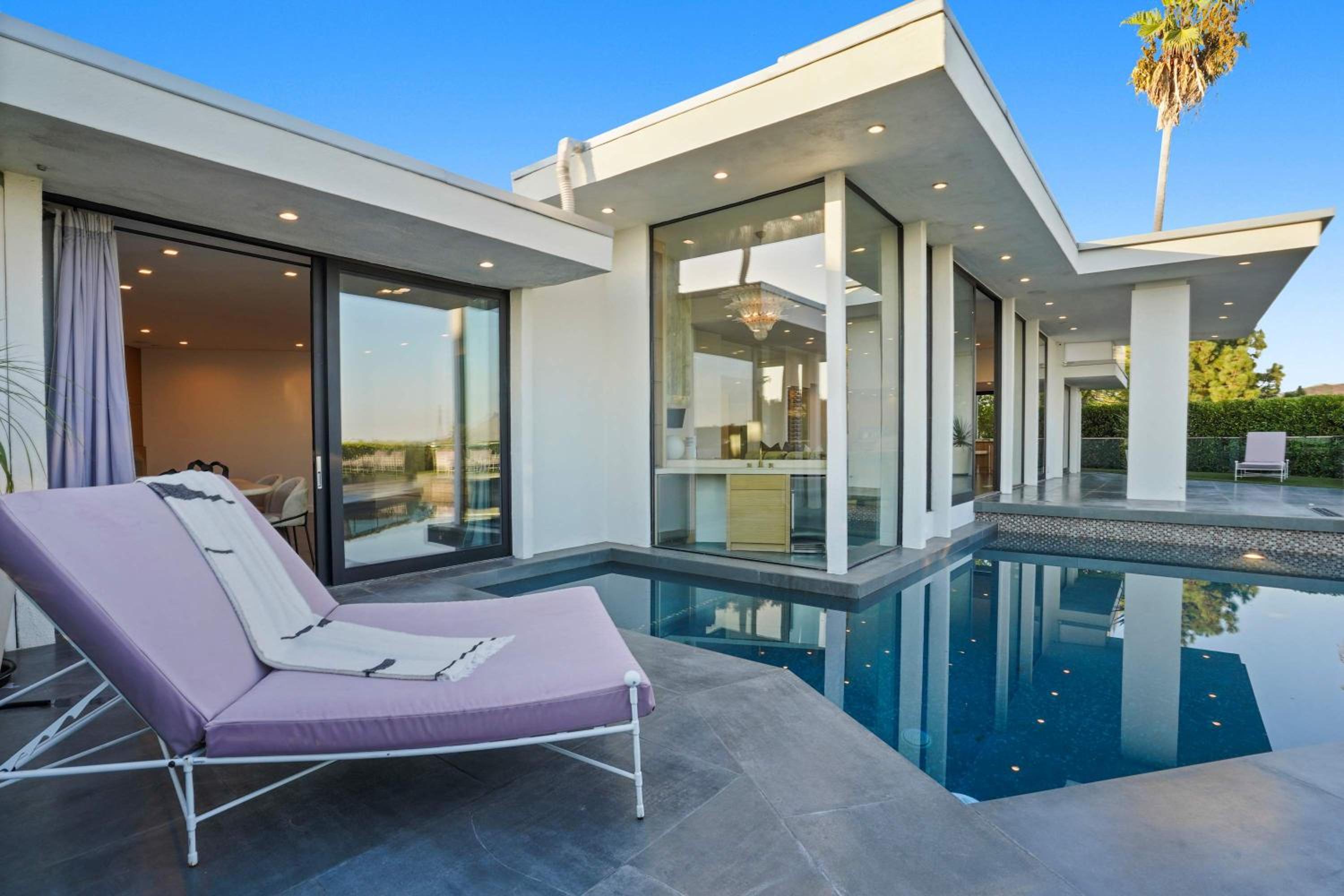 The Elvis Villa by Stay Awhile Villas