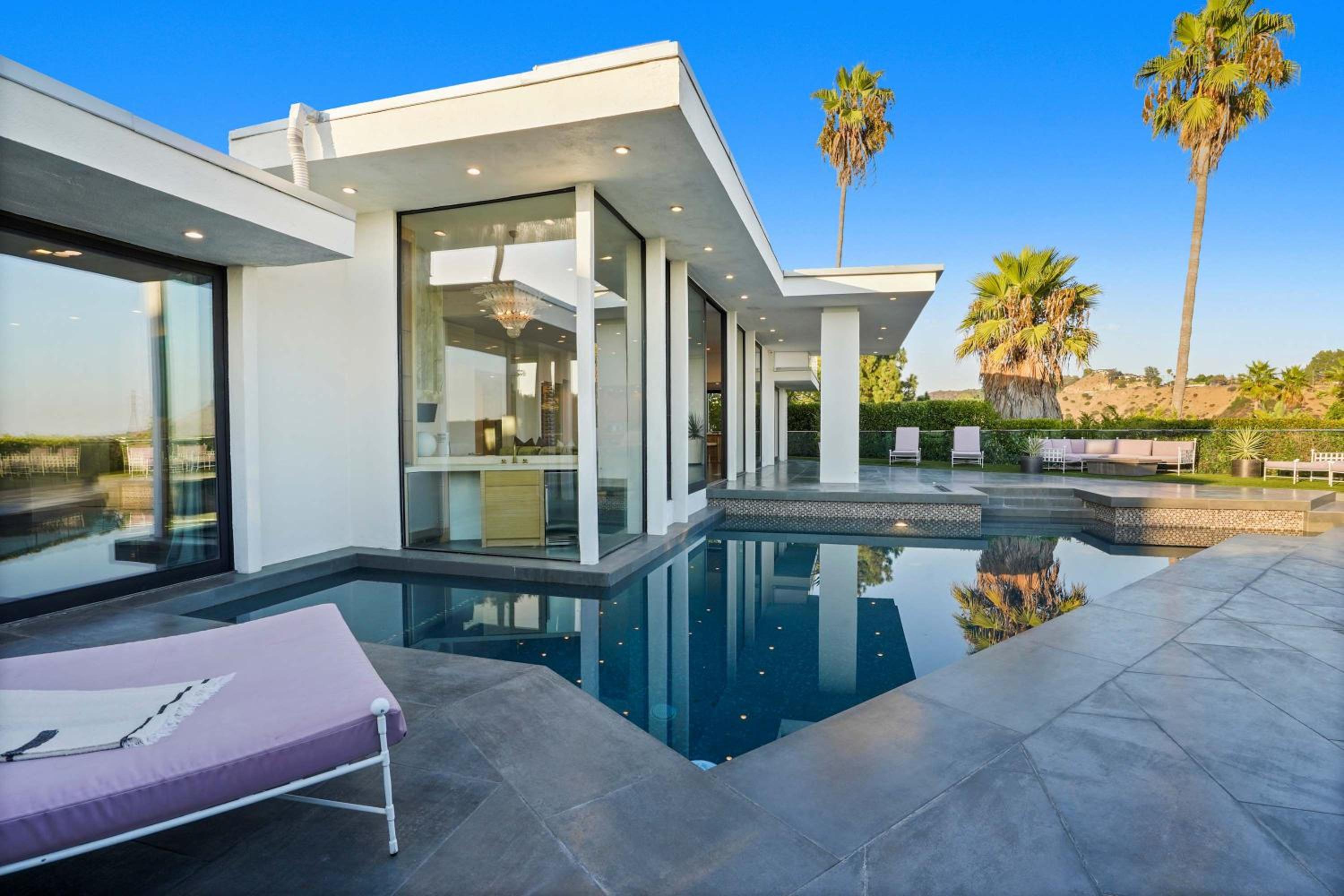 The Elvis Villa by Stay Awhile Villas