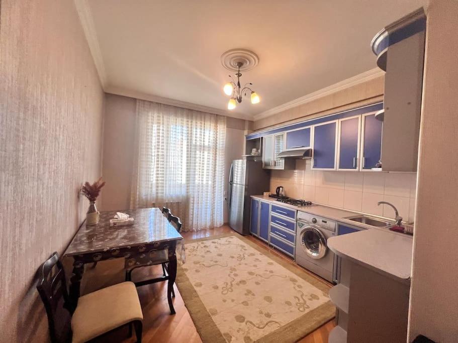 SeaView Classic Family apartment Baku