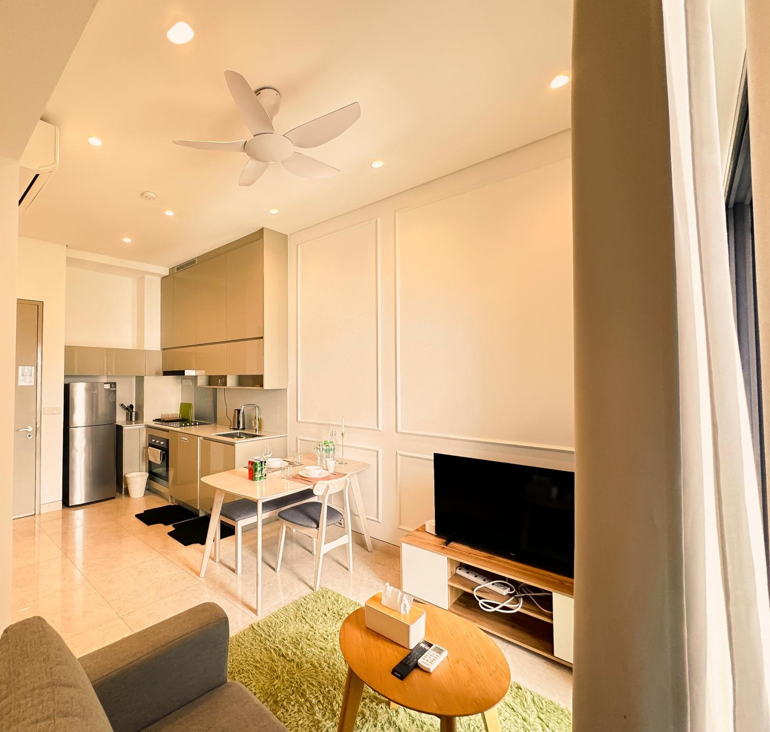 Lucentia Residences By Moonlight Home Stay!